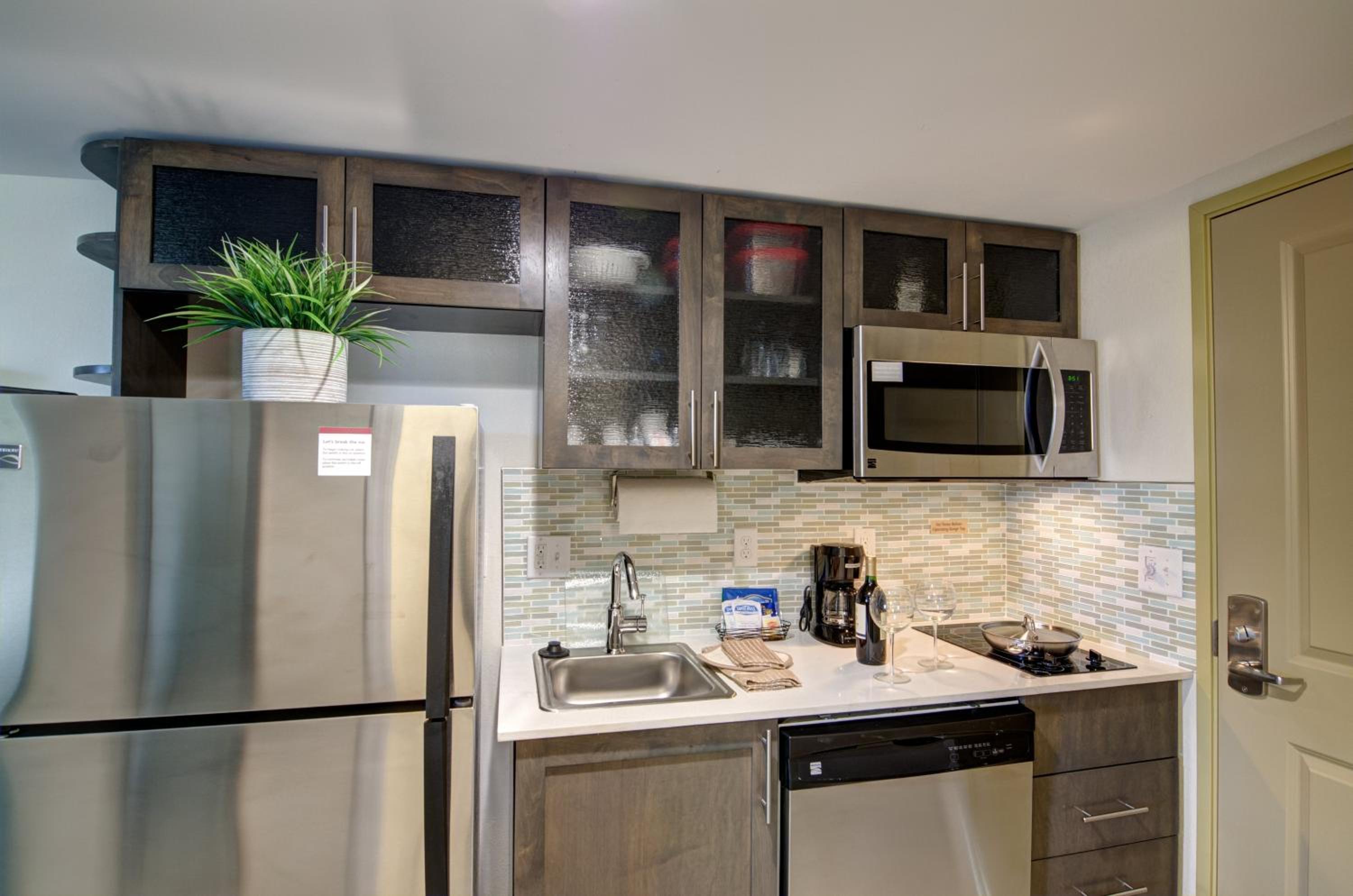 King Studio Suite - Photo 2