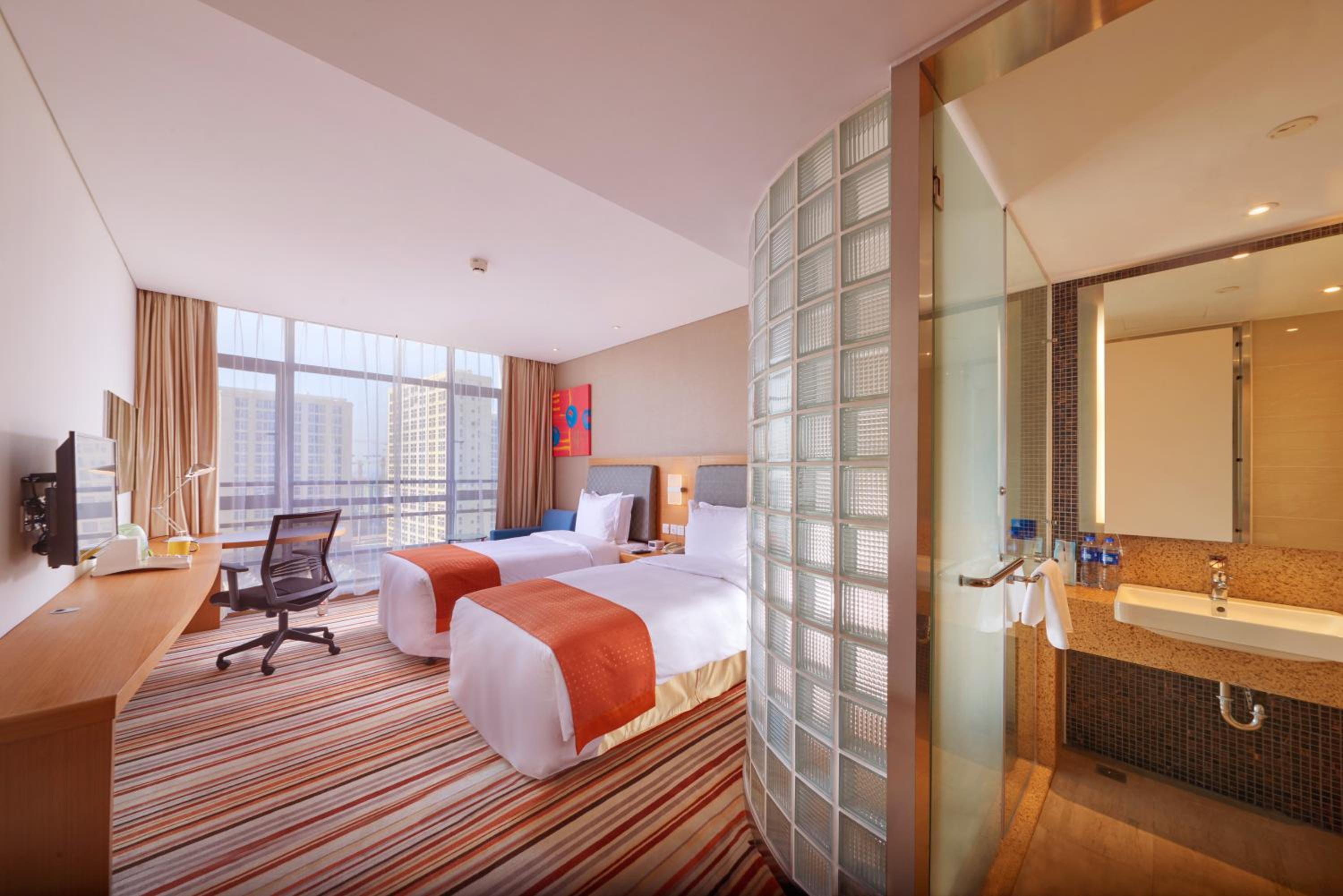 Standard Twin Room with Two Twin Beds photo 3