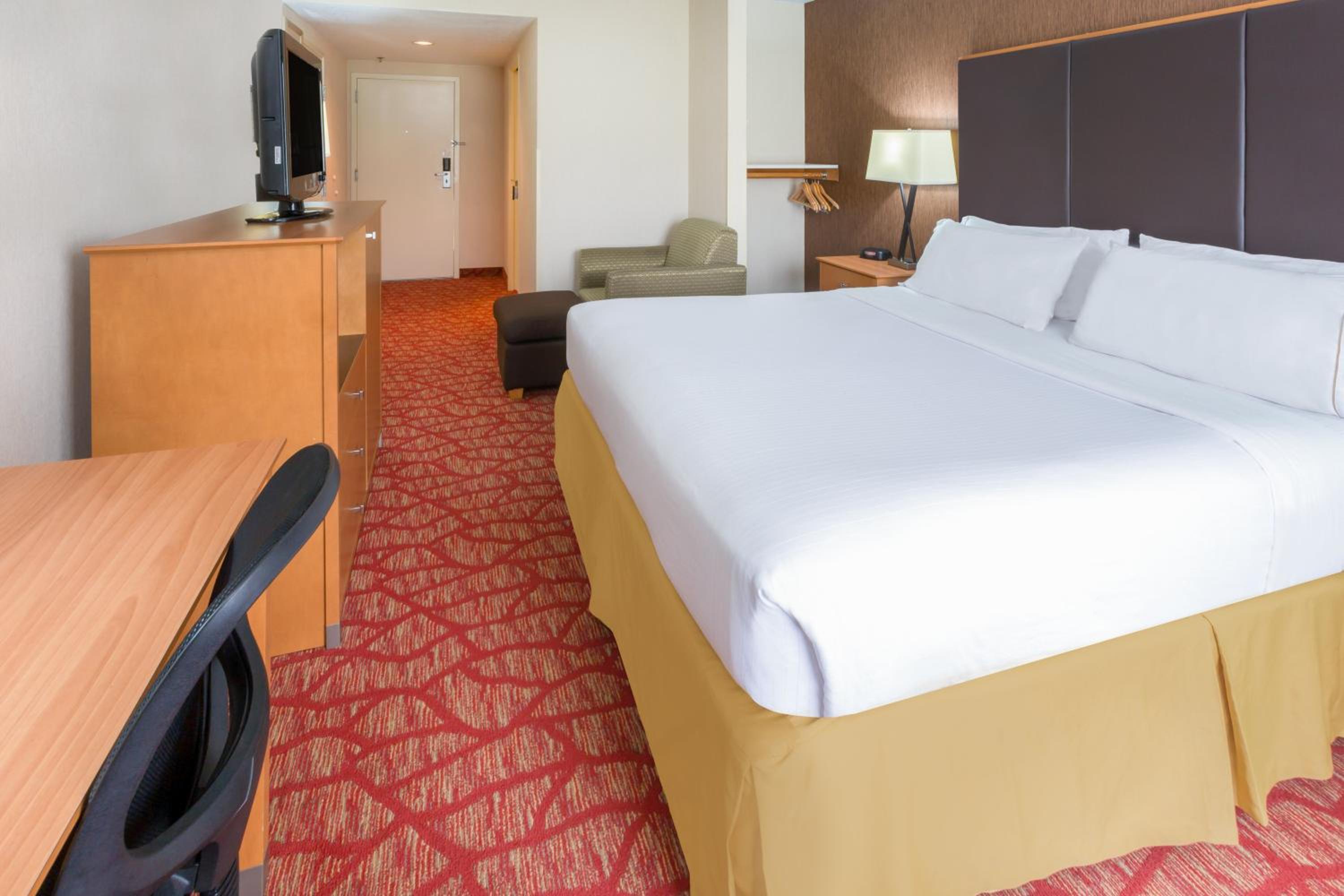 Standard King Room - Photo 1