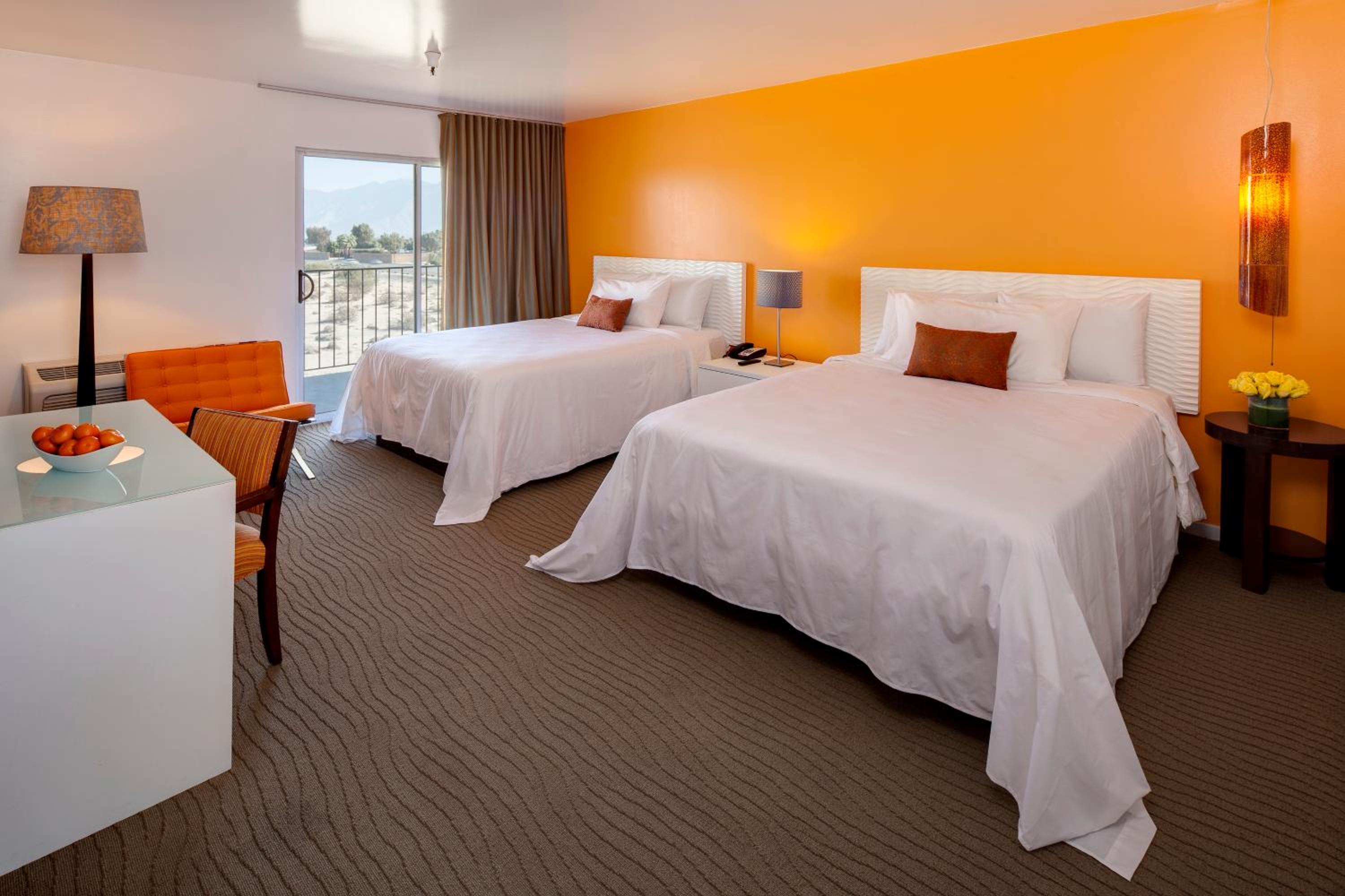 Queen Room with Two Queen Beds - Photo 8