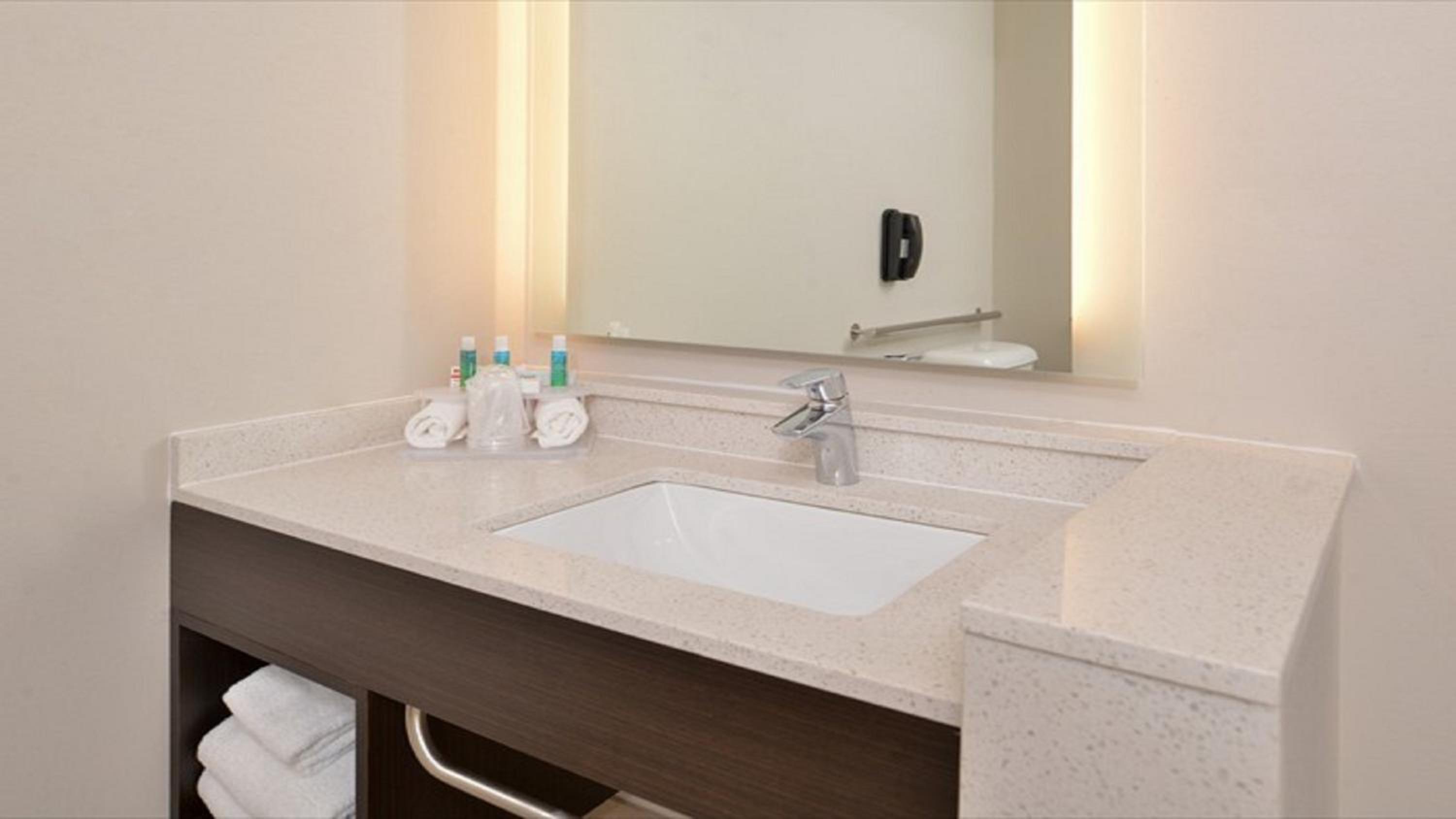 King Suite with Sofa Bed and Tub - Mobility Accessible photo 3