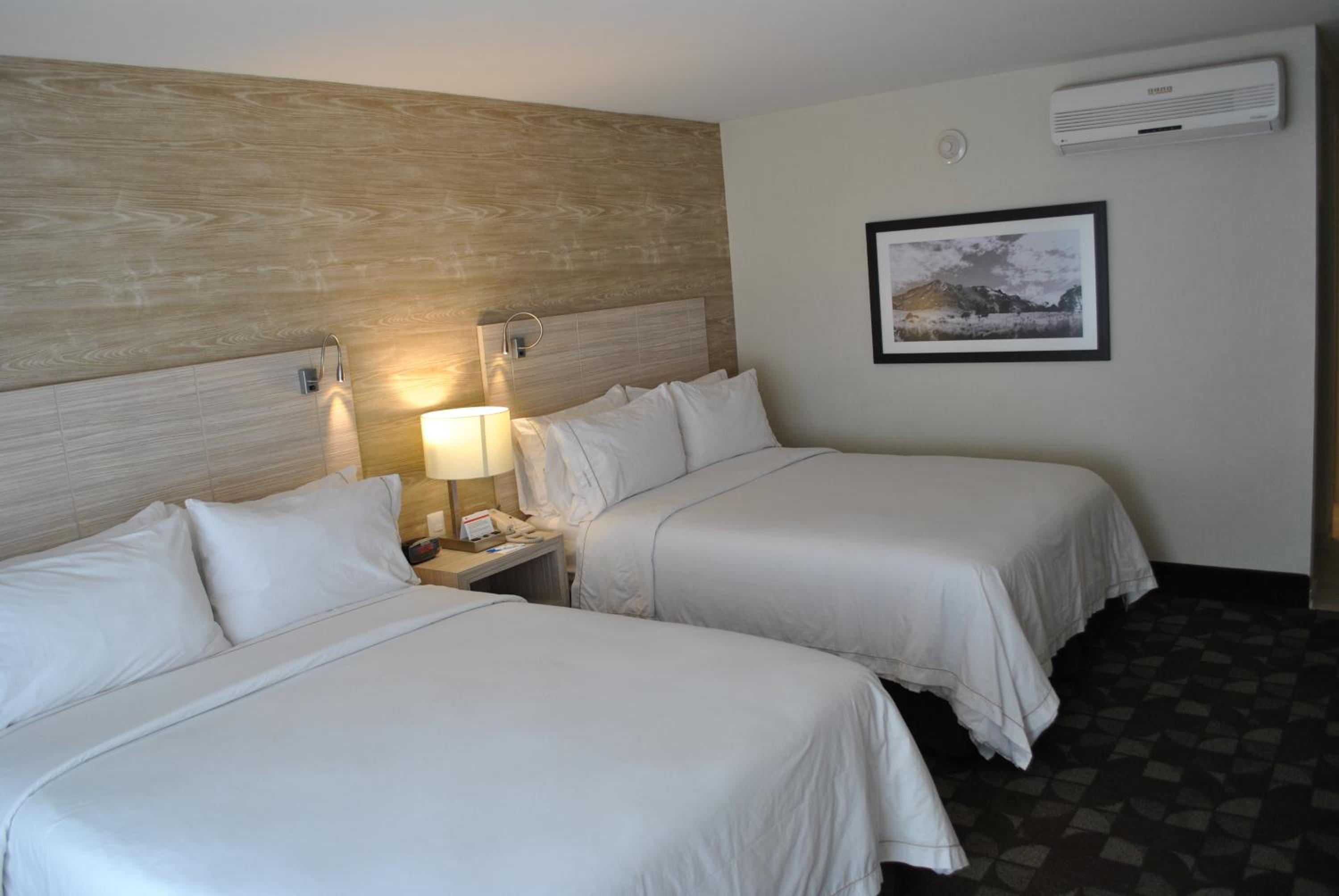 Standard Room - Non-Smoking - Photo 1