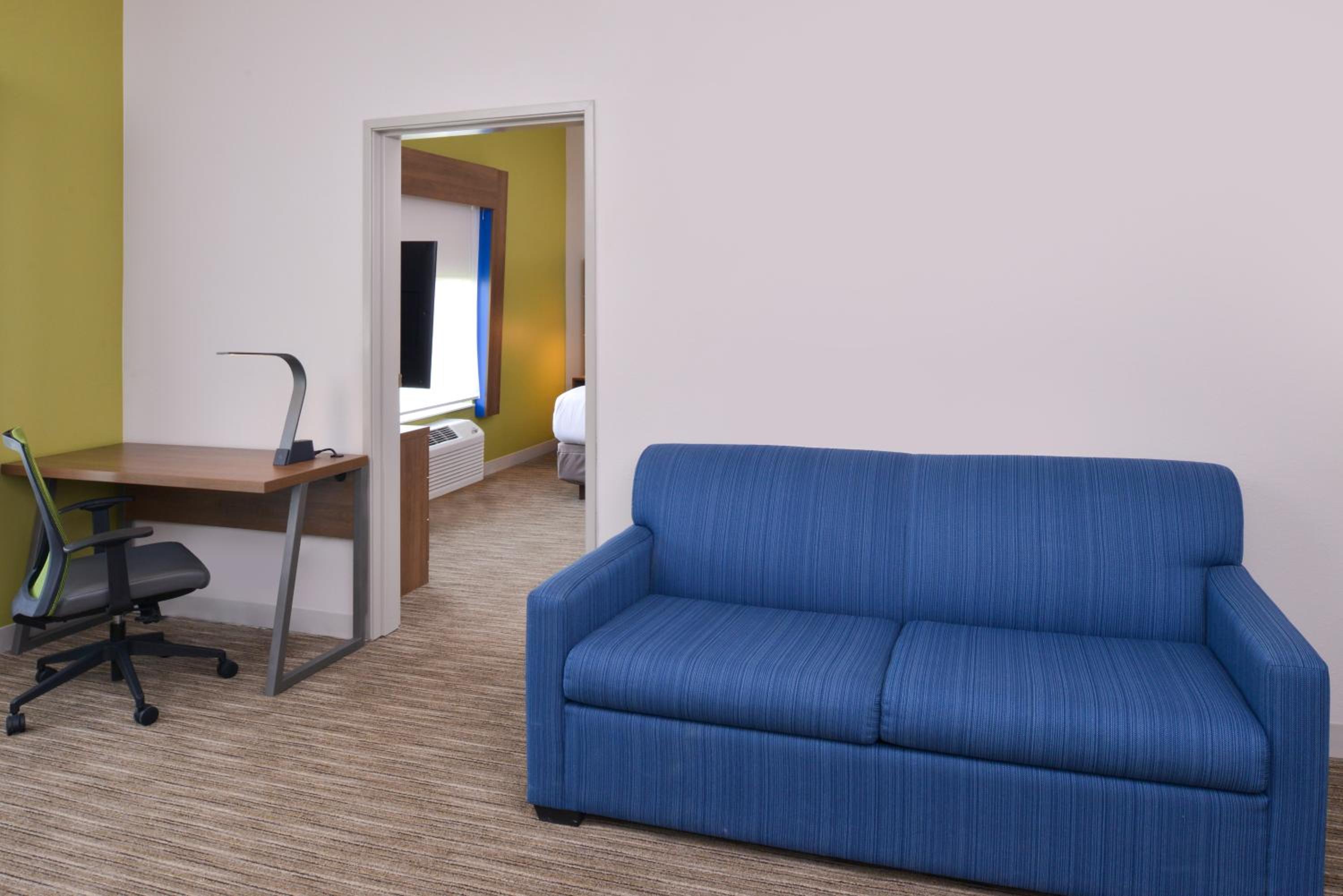 King Suite - Disability Access - Photo 3