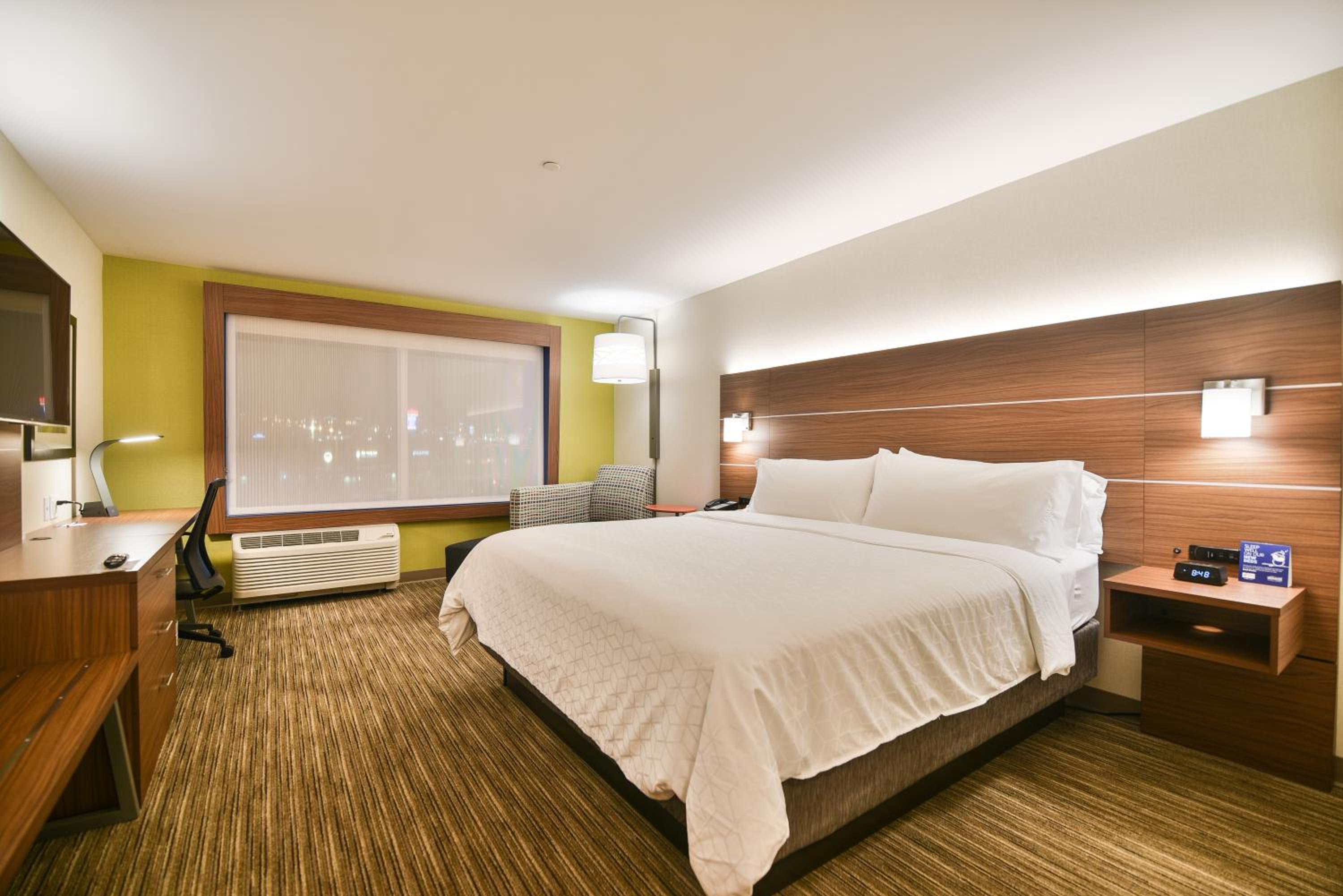King Room - Hearing Accessible