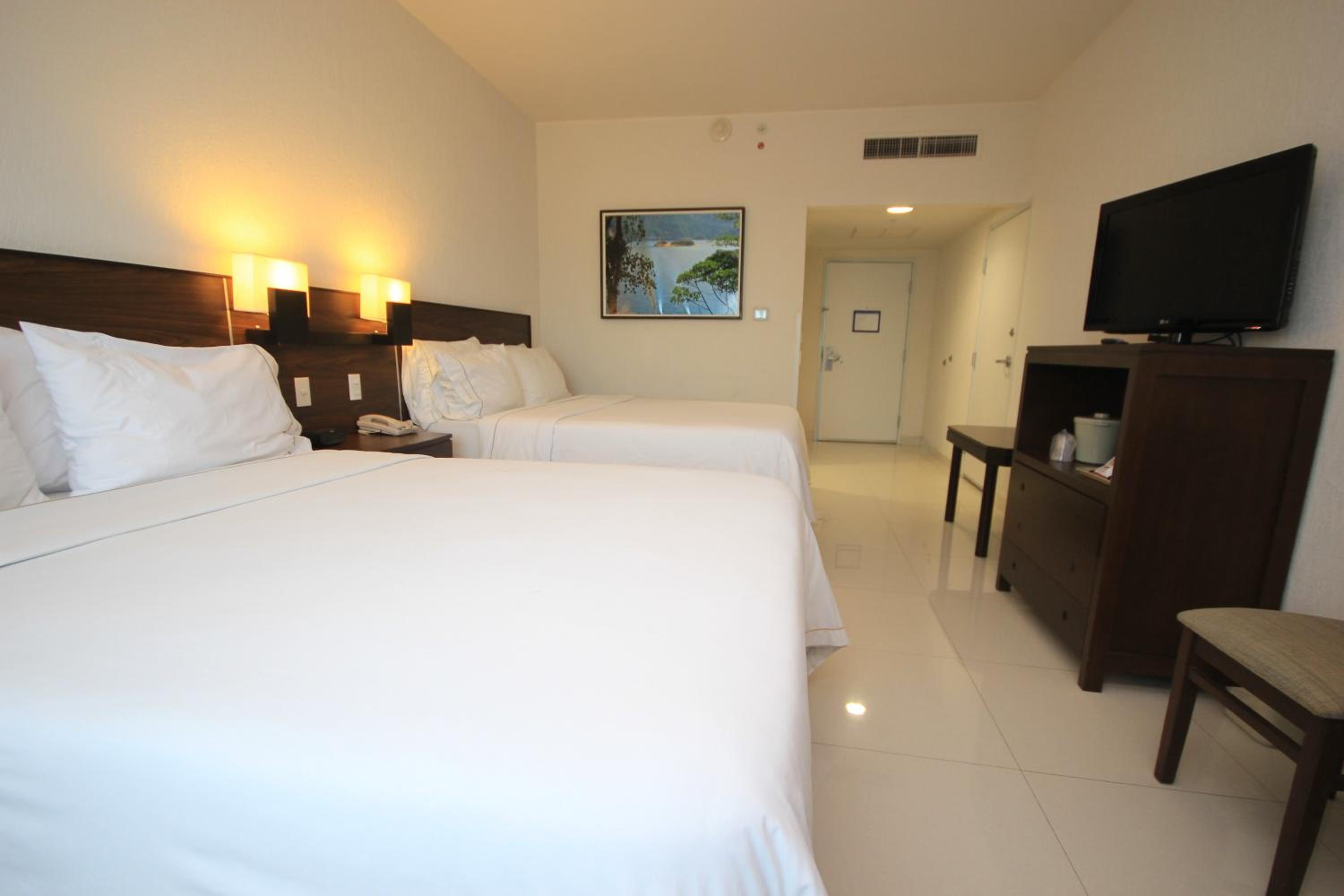 Standard Double Room with Two Double Beds - Photo 4