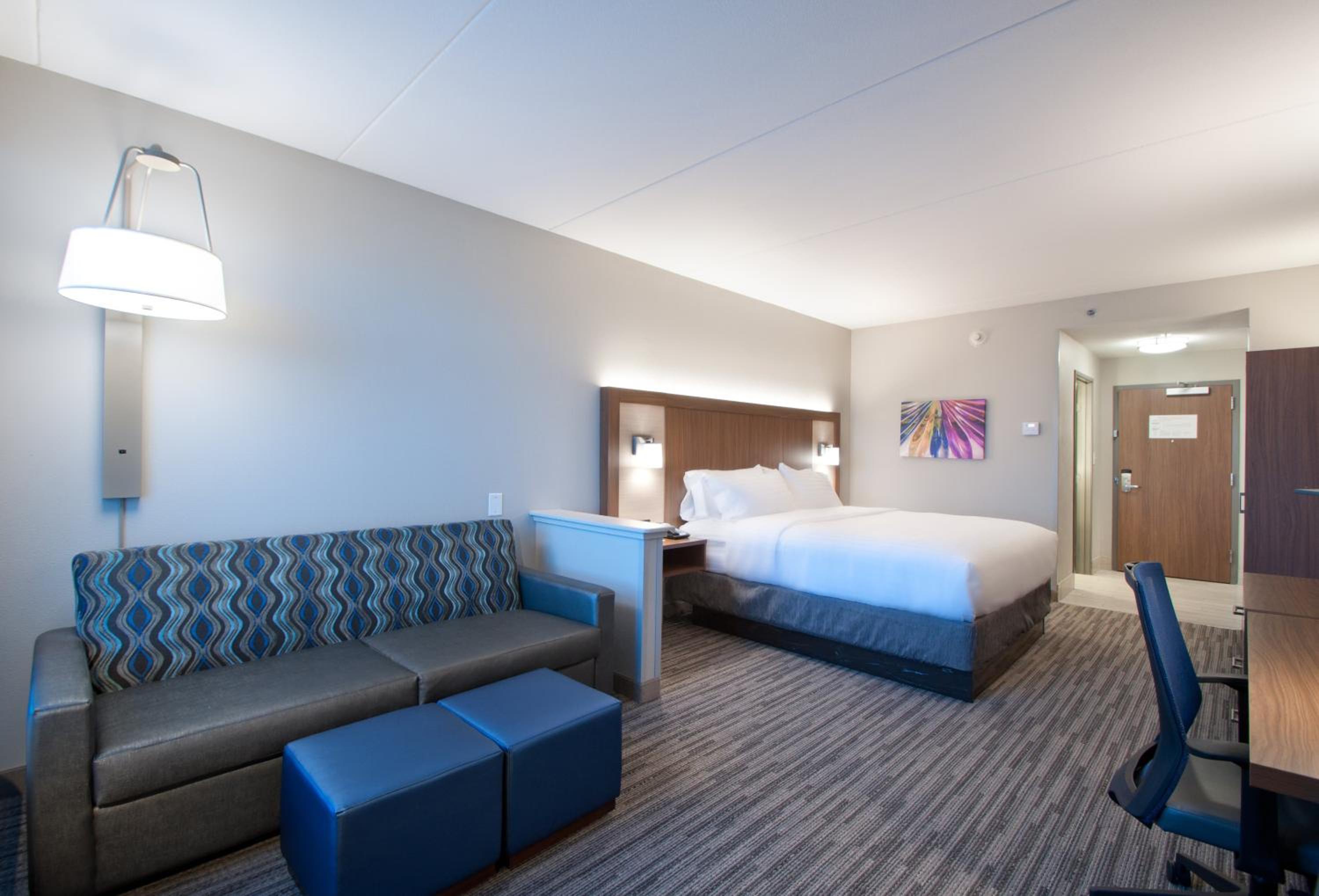 King Suite with Sofa Bed - Photo 5
