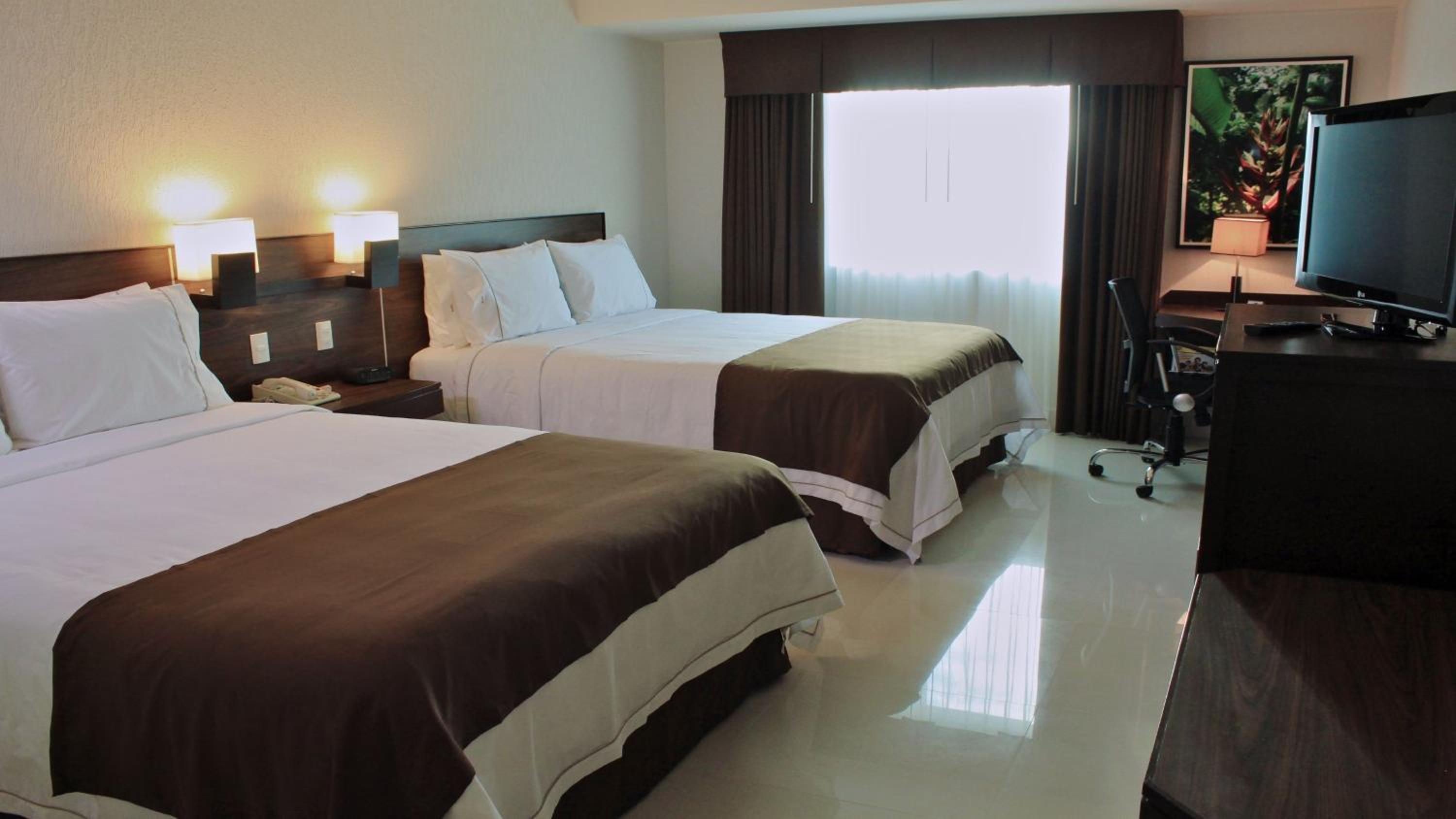 Standard Double Room with Two Double Beds - Photo 2