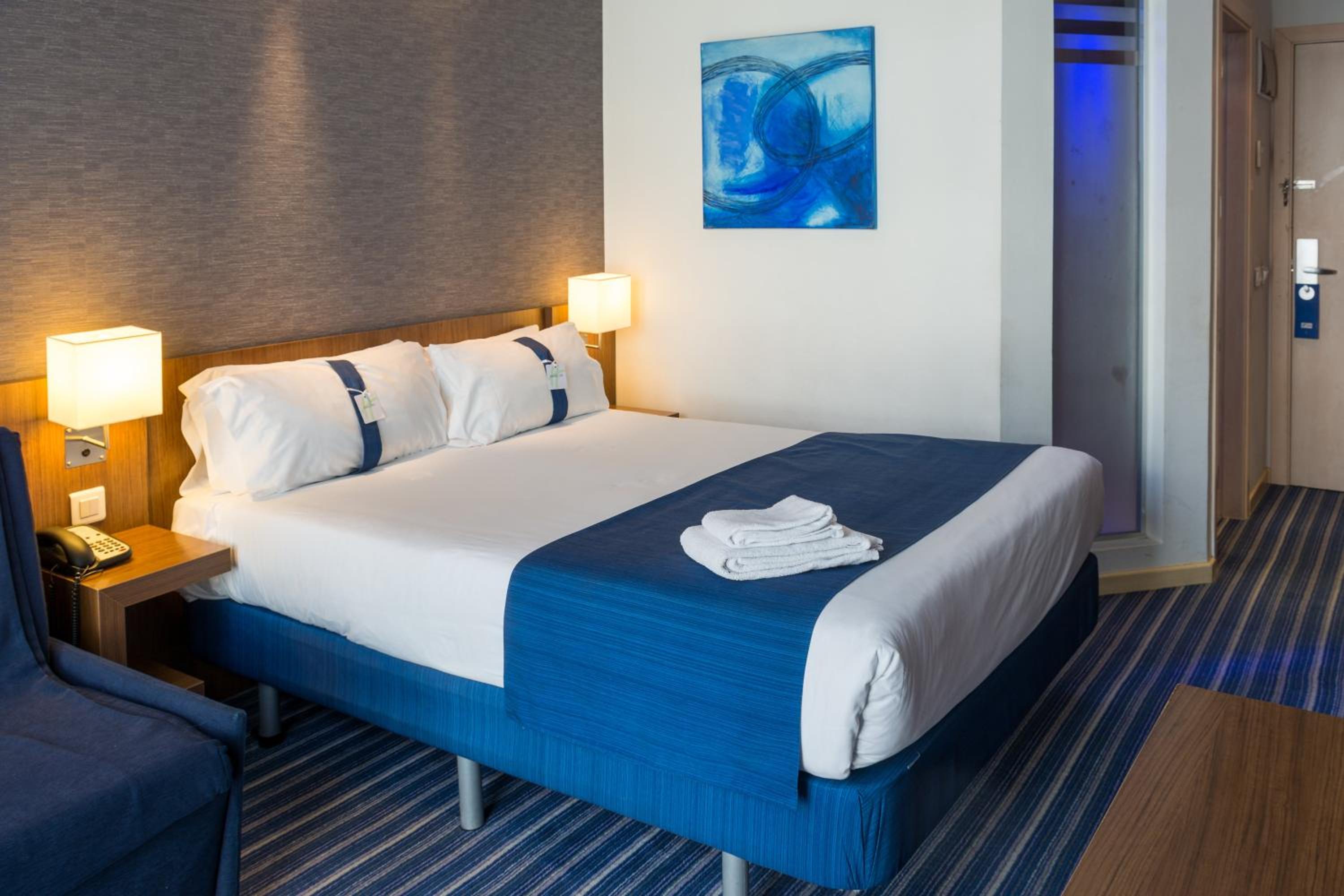 Standard Double Room with Sofa Bed - Photo 2