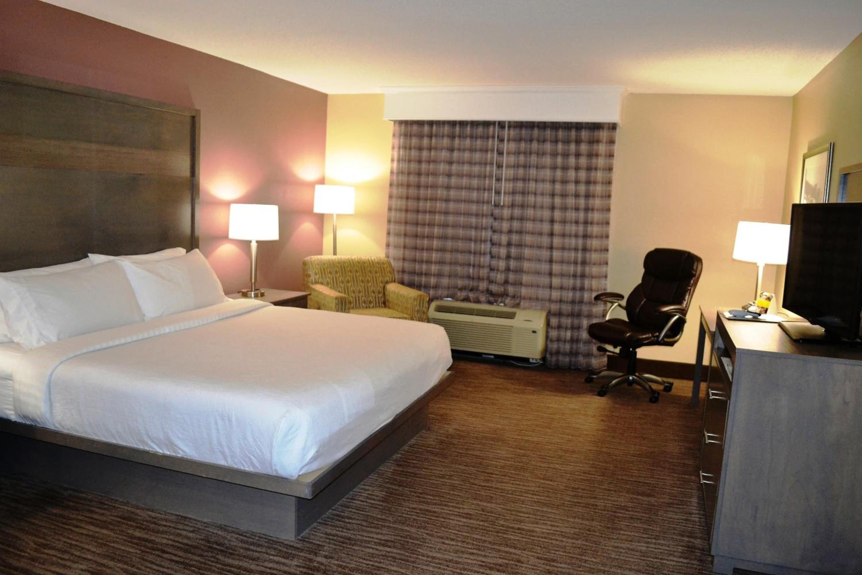 Standard King Room - Photo 2