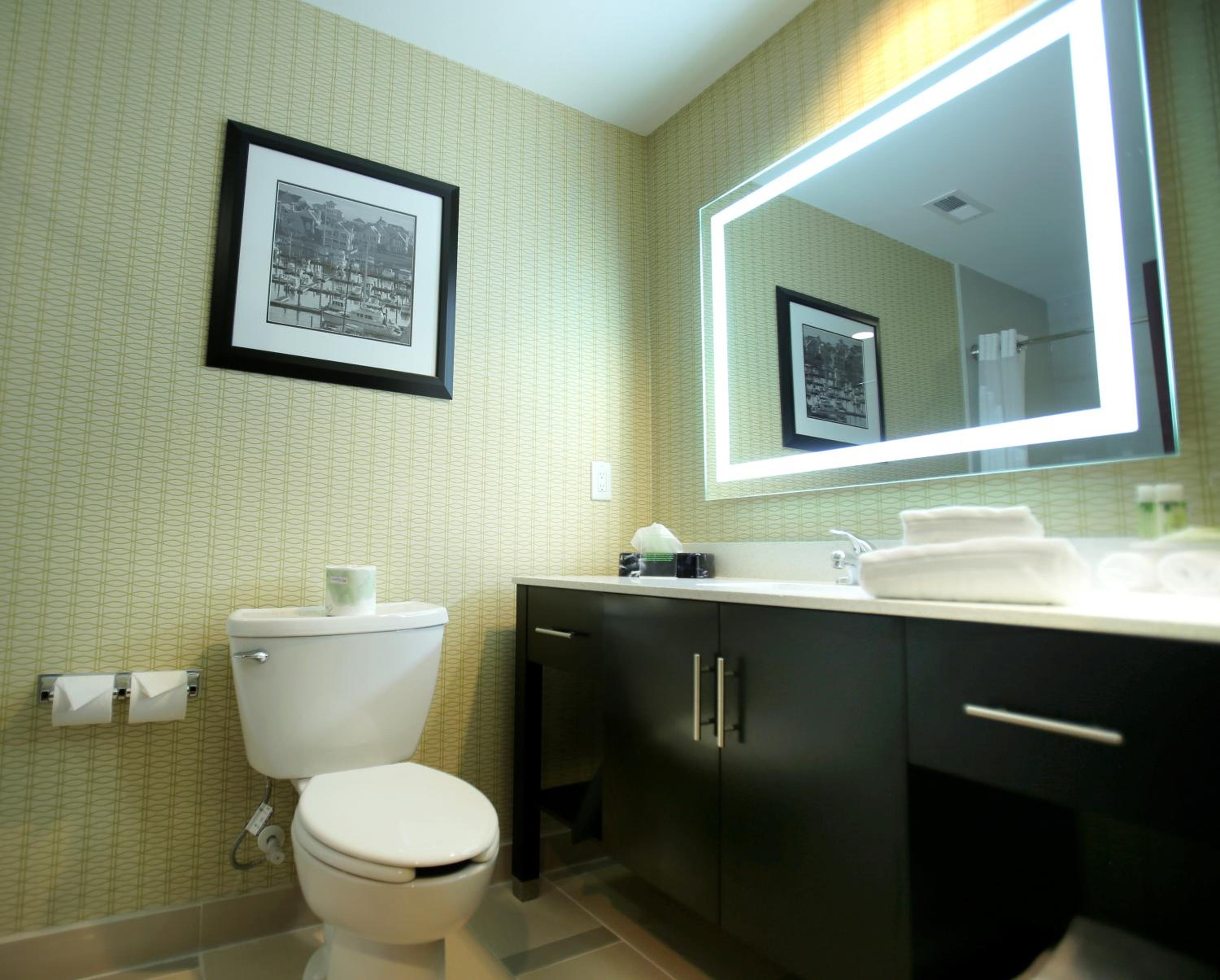 Standard King Room with Extra Space photo 3