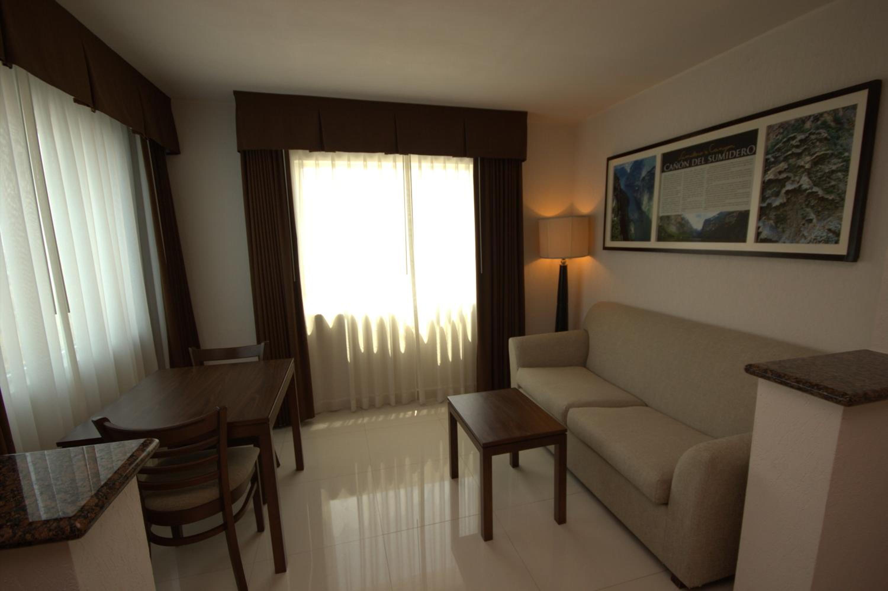 King Suite - Photo 1