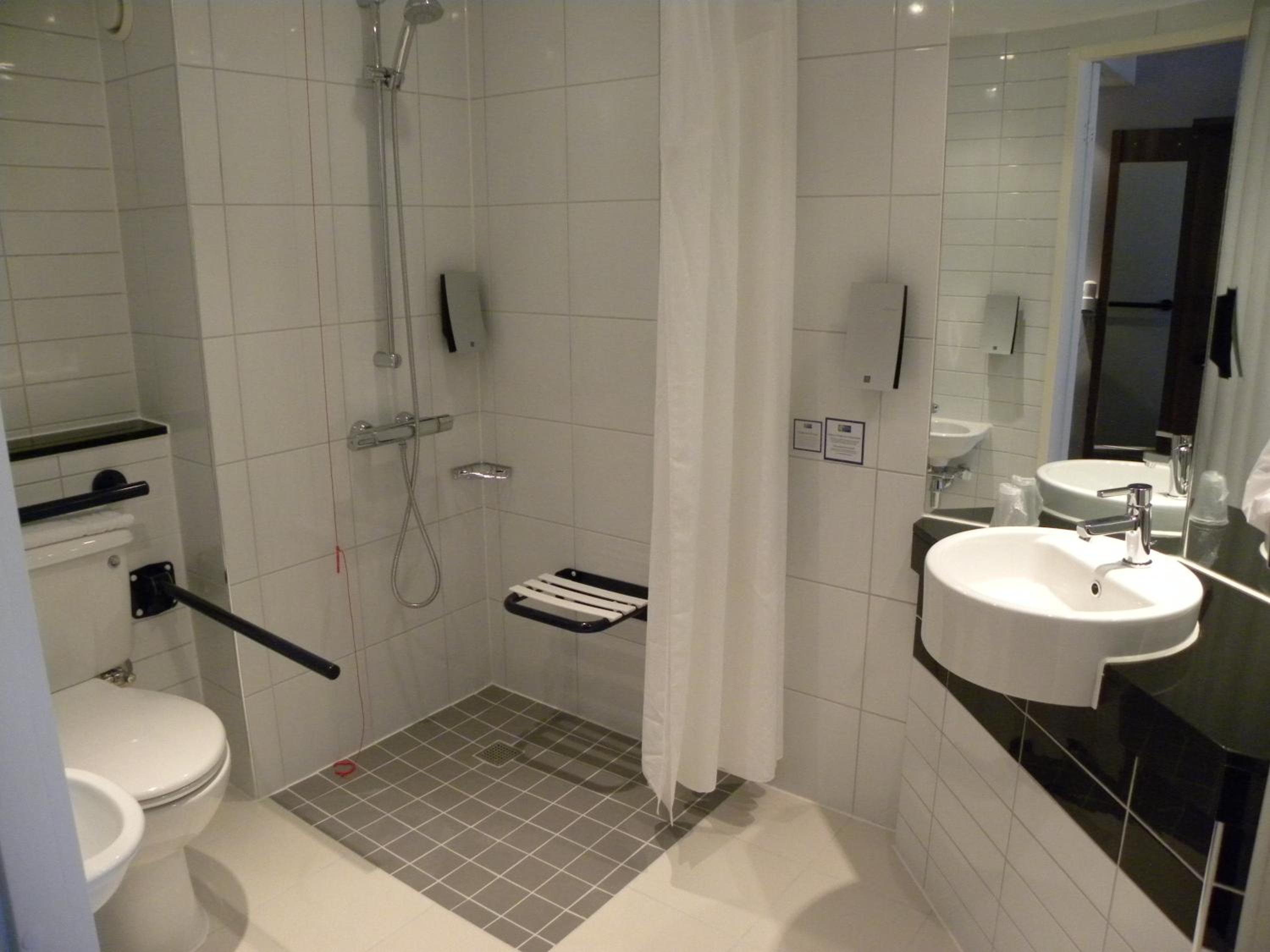 Double Room with Free Hot Breakfast - Accessible - Photo 6