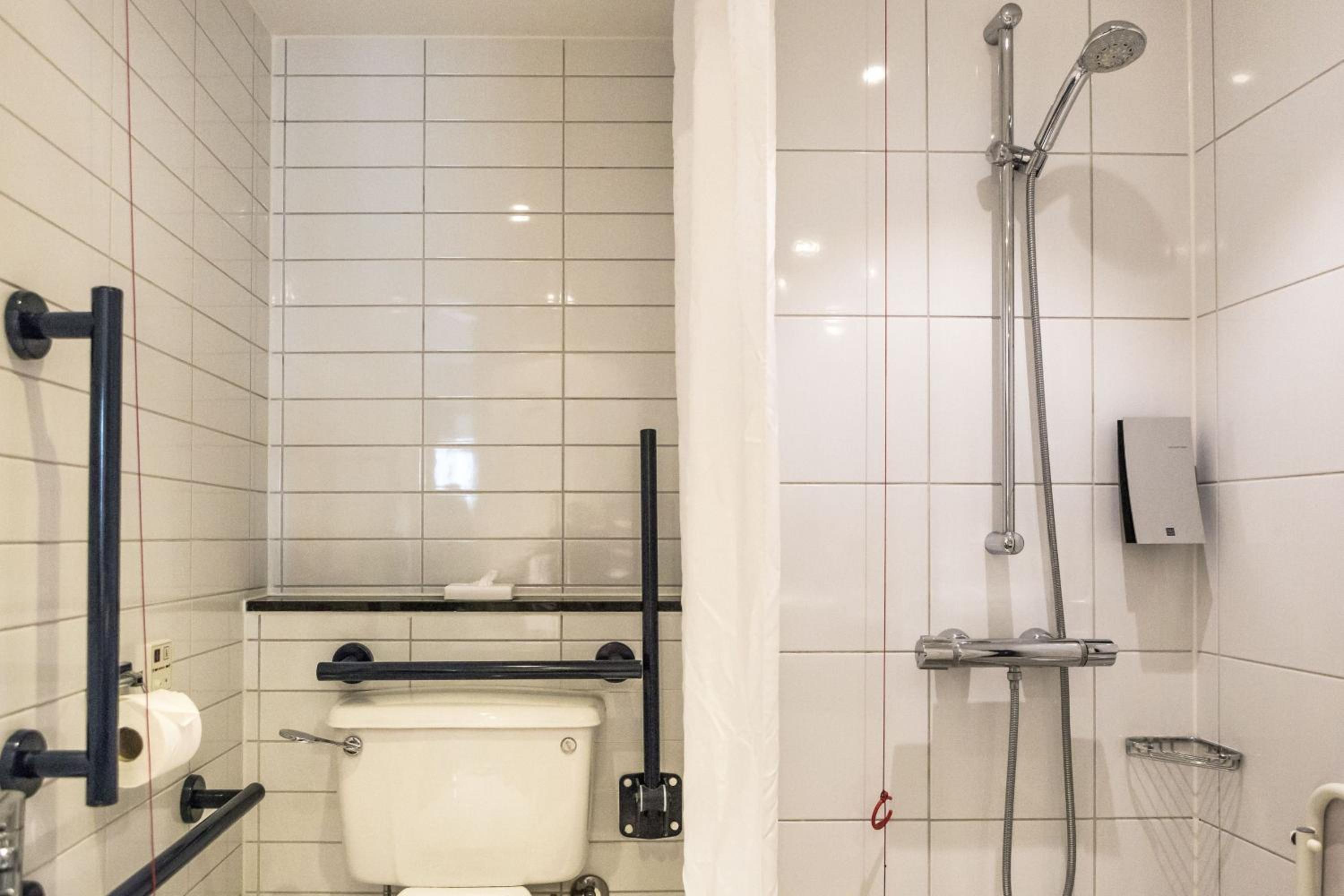 Double Room with Free Hot Breakfast - Accessible - Photo 7