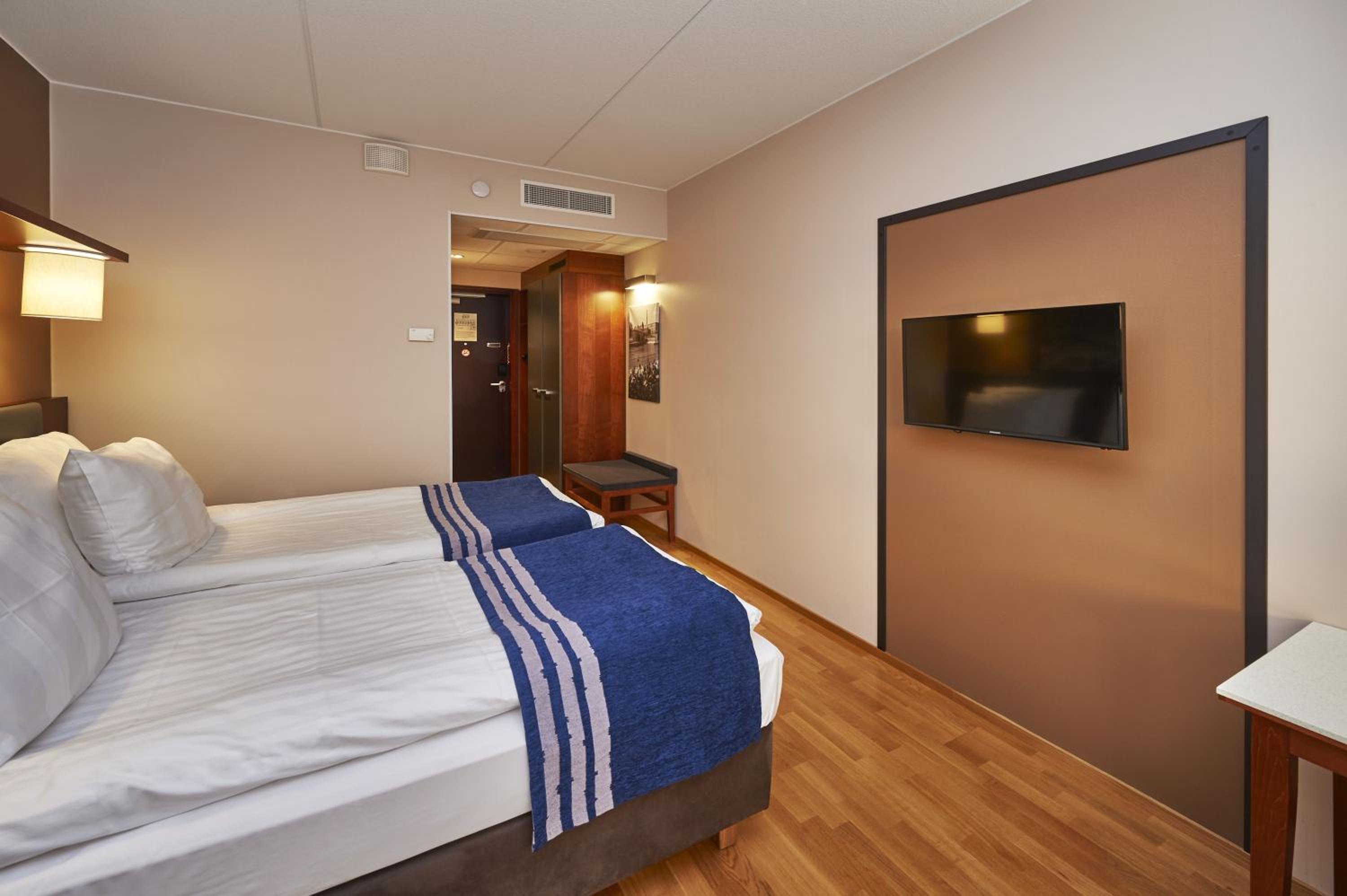 Standard Room with Two Single Beds - Photo 2