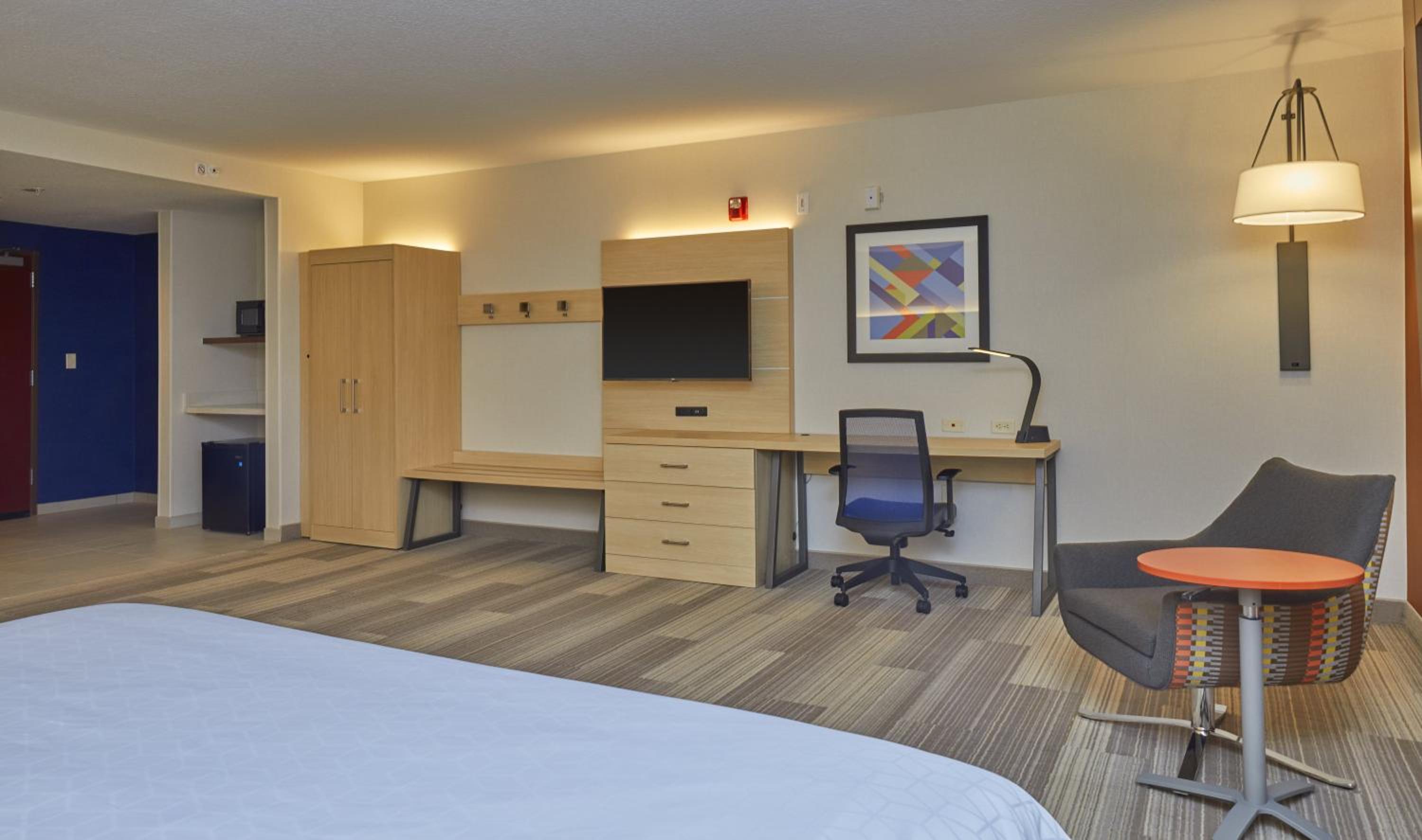 Standard King Room - Communications Accessible - Photo 2