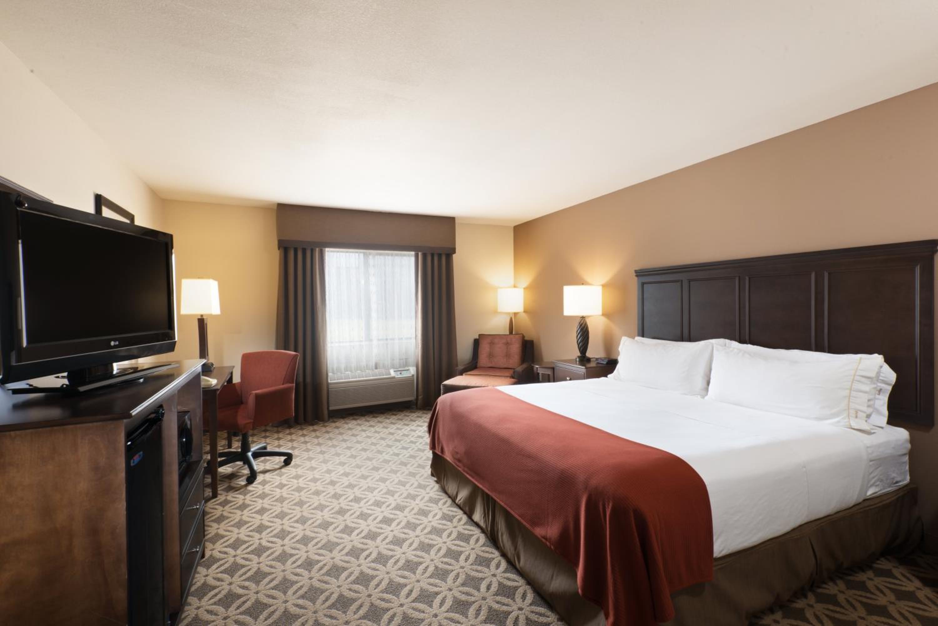 Standard King Room photo 1
