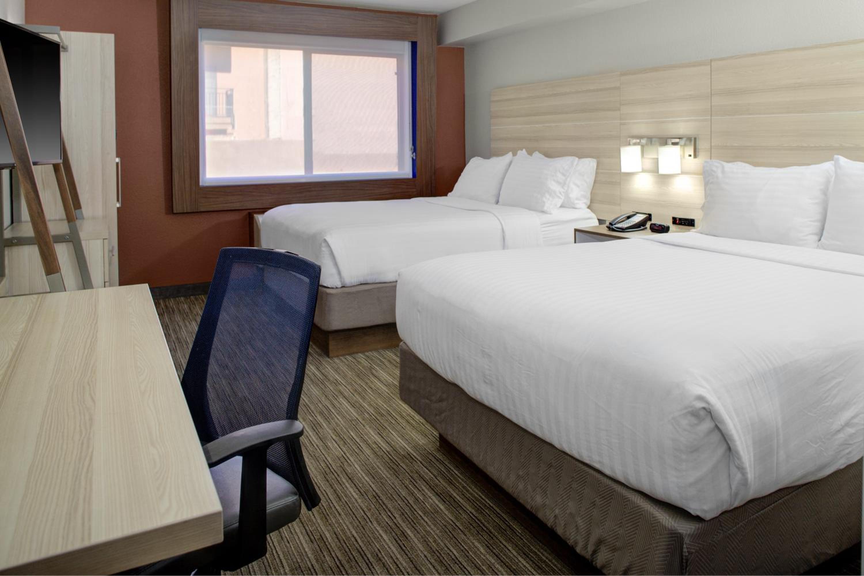 Standard Room with Two Queen Beds