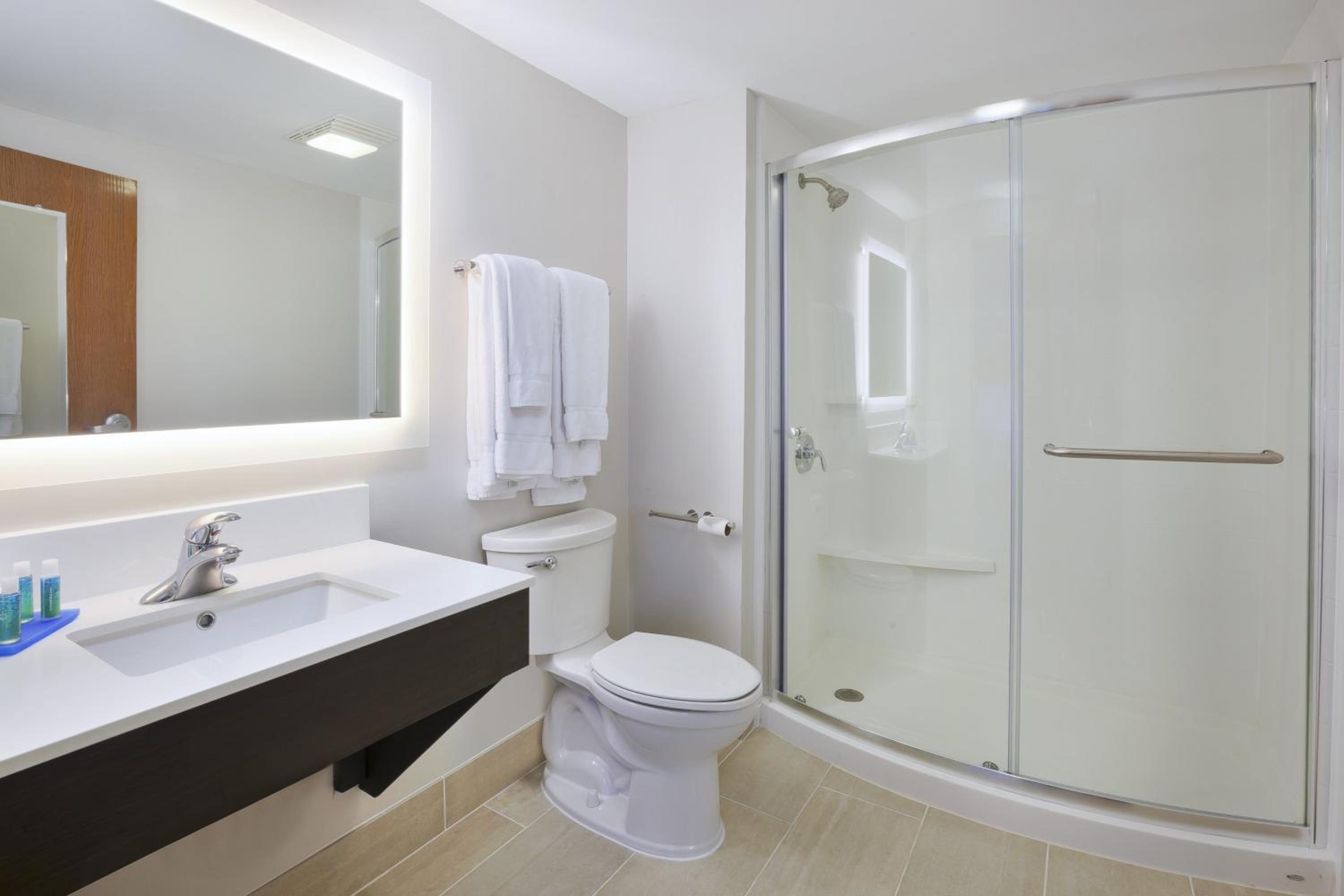 King Suite - Photo 2