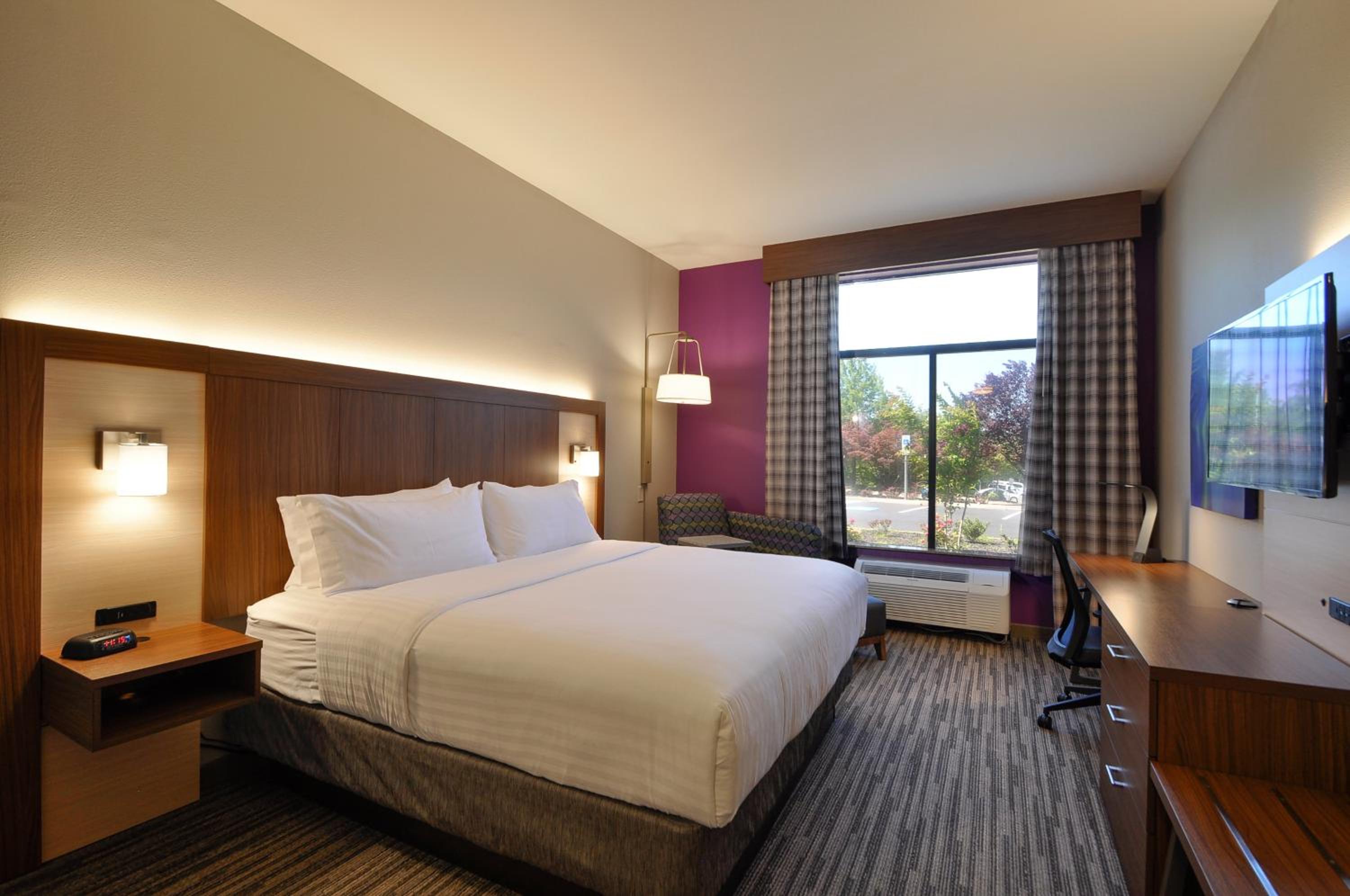 Standard King Room - Photo 4