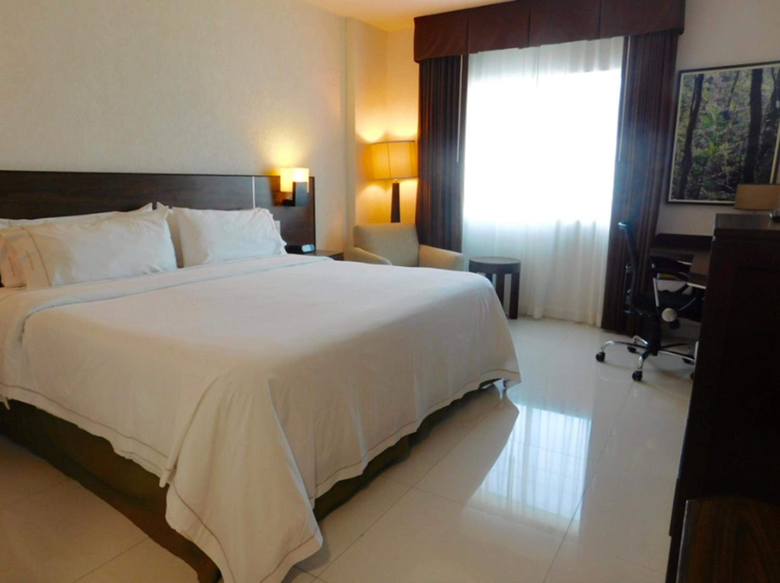 Standard King Room - Photo 1