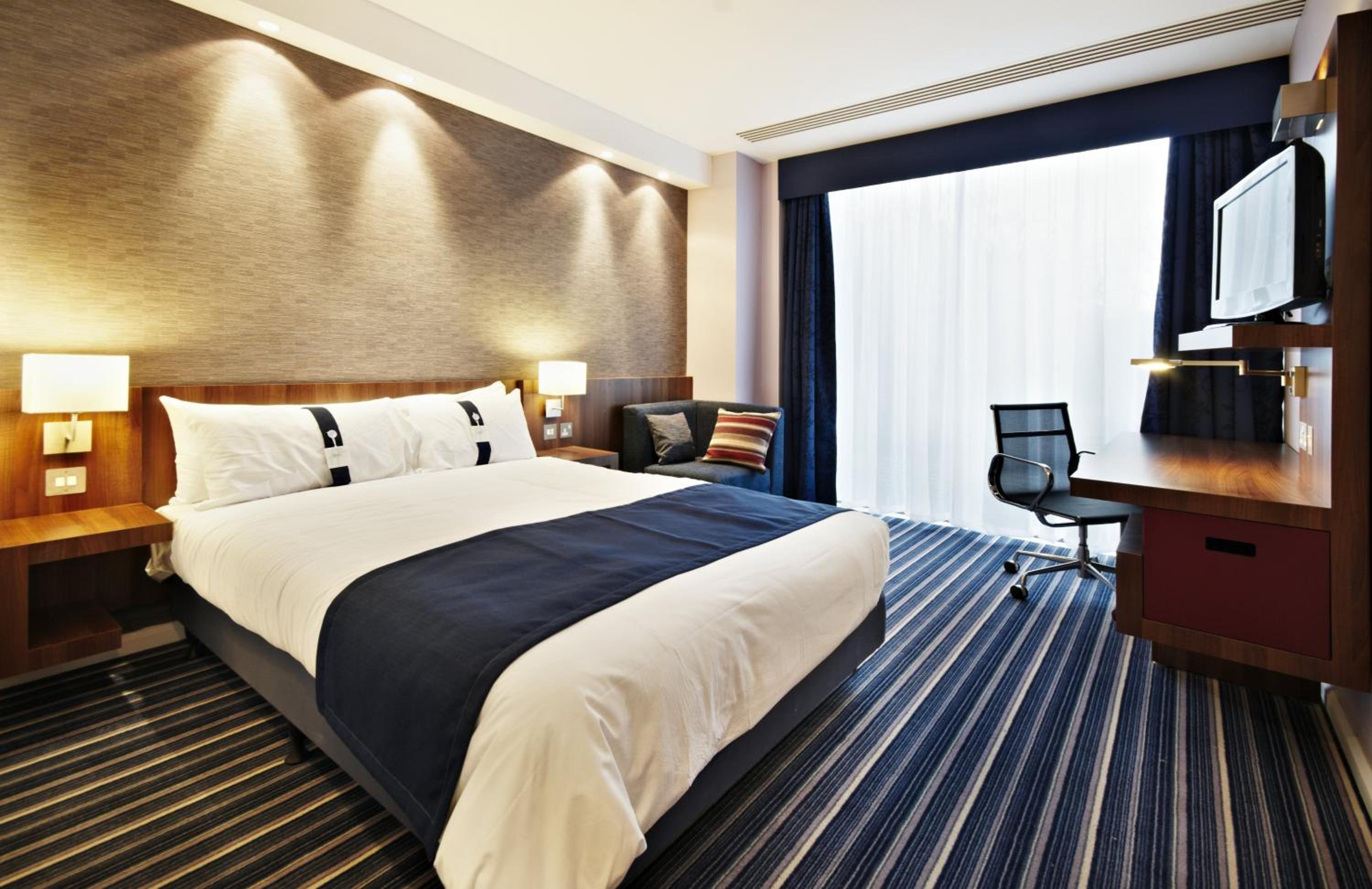 Standard Double Room with Sofa Bed - Photo 19