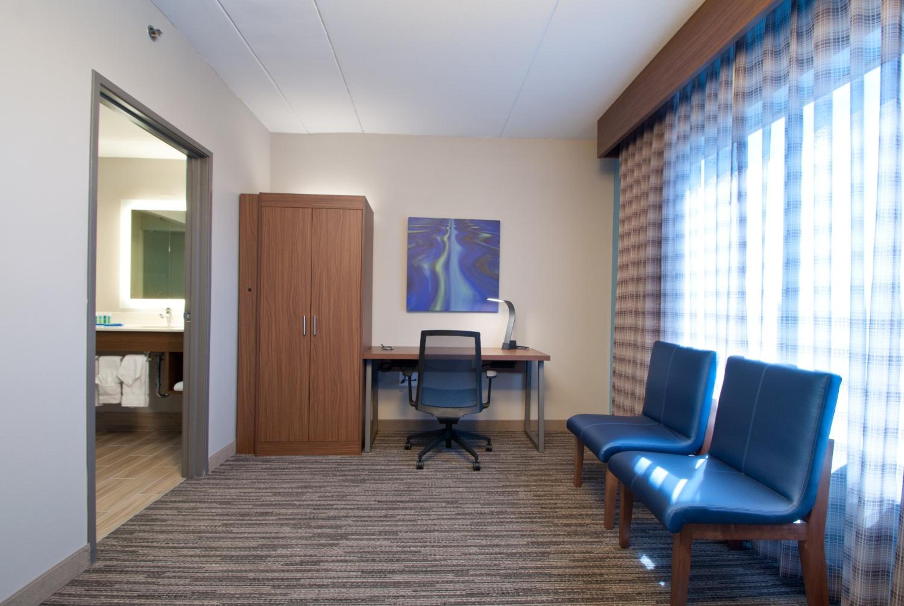 King Suite - Photo 2