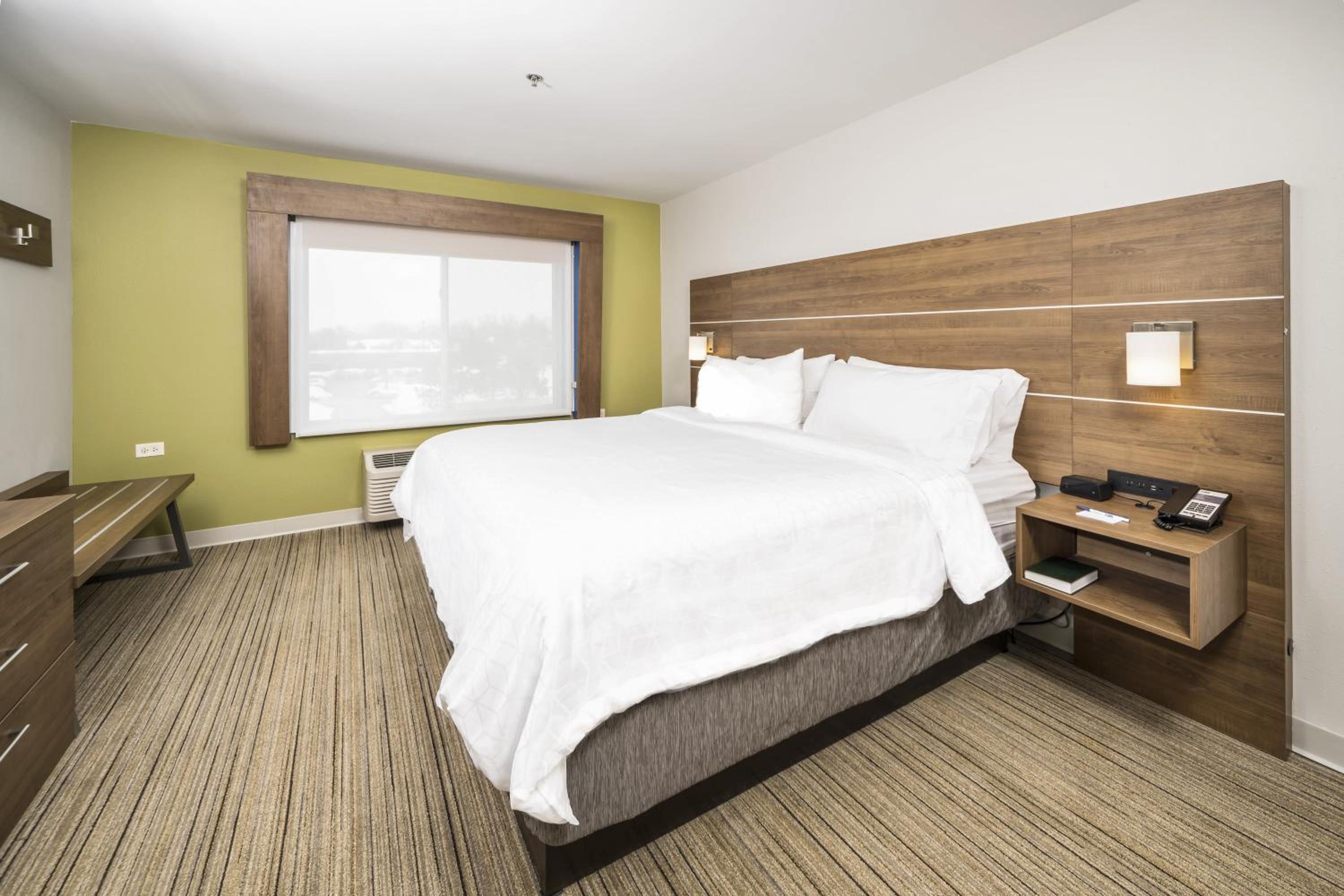 Standard King Room - Photo 2