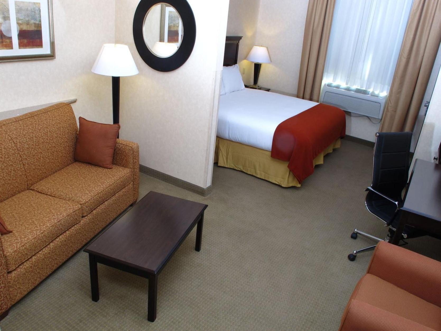 Standard King Room - Photo 3