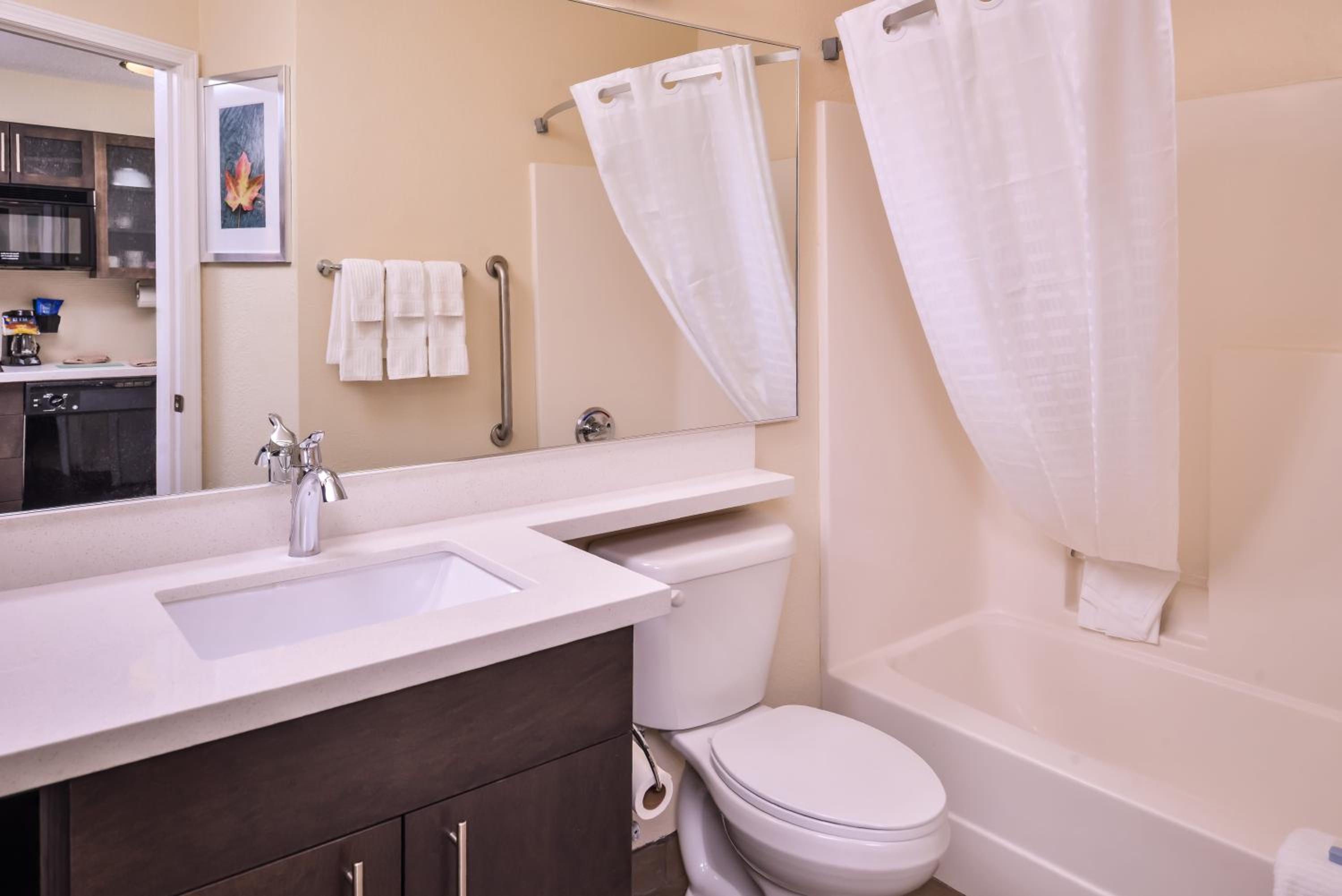 Studio Queen Suite - Photo 6