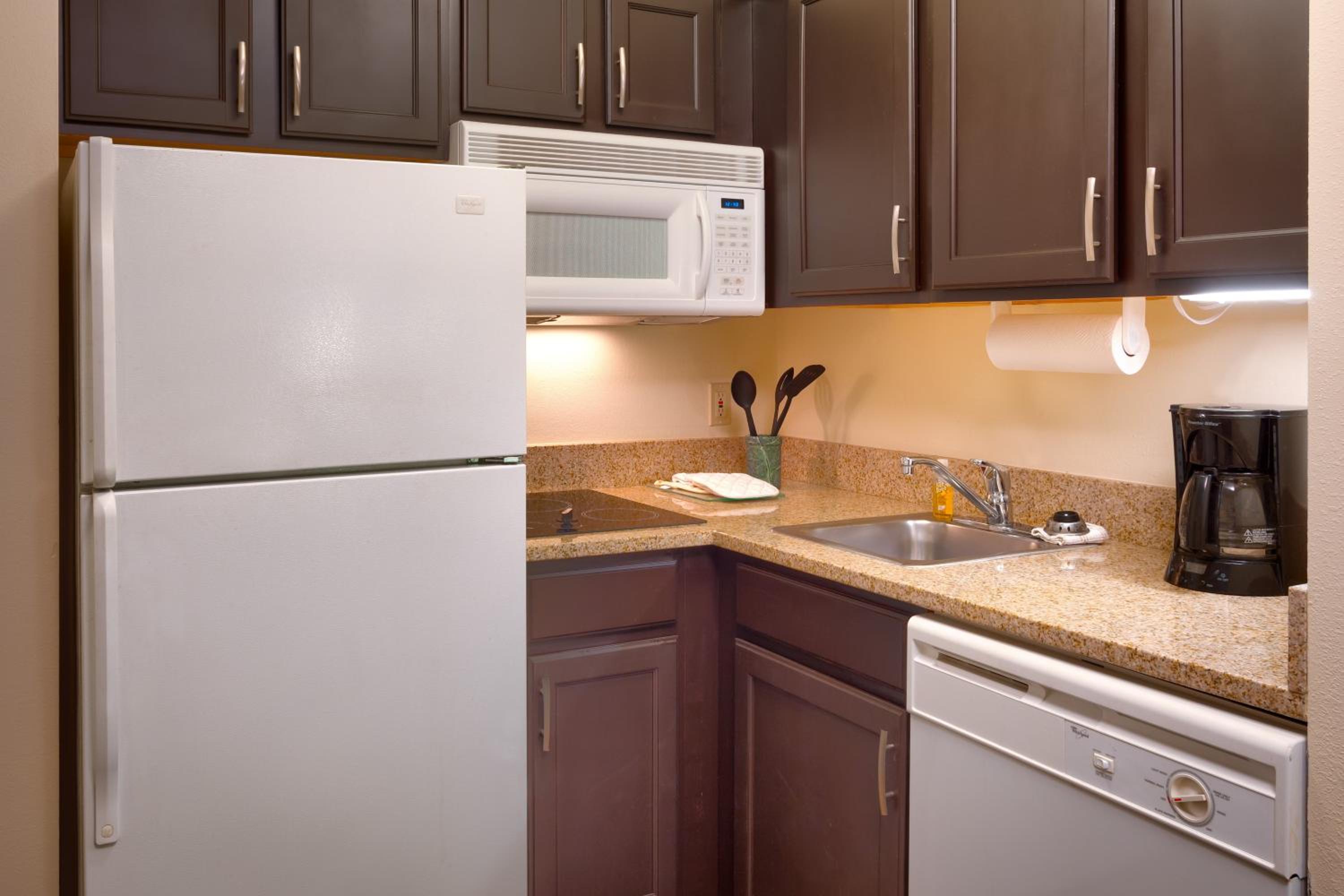 Studio Suite - Photo 1