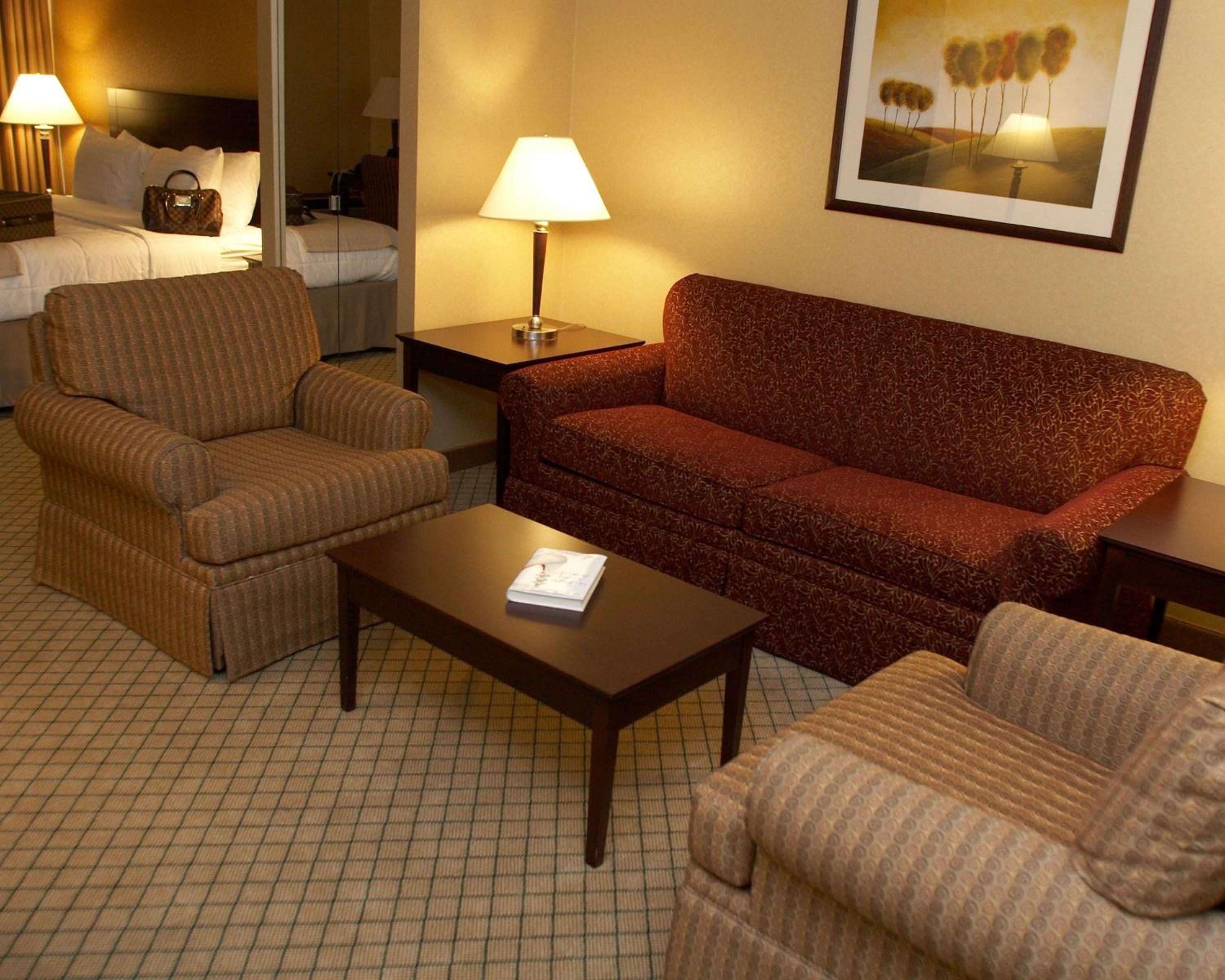 Executive King Suite - Non-Smoking - Photo 1