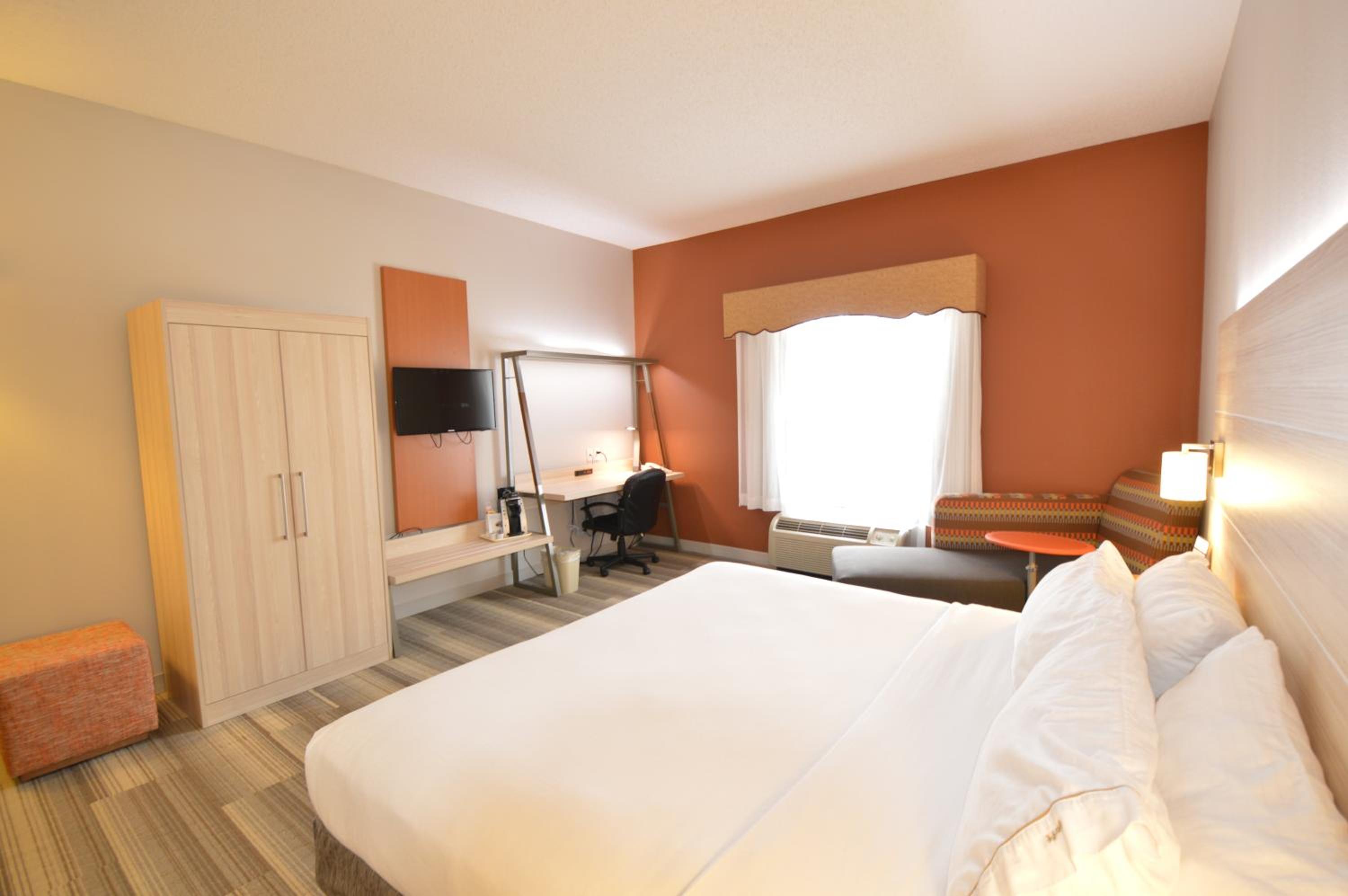 Standard King Room - Photo 1