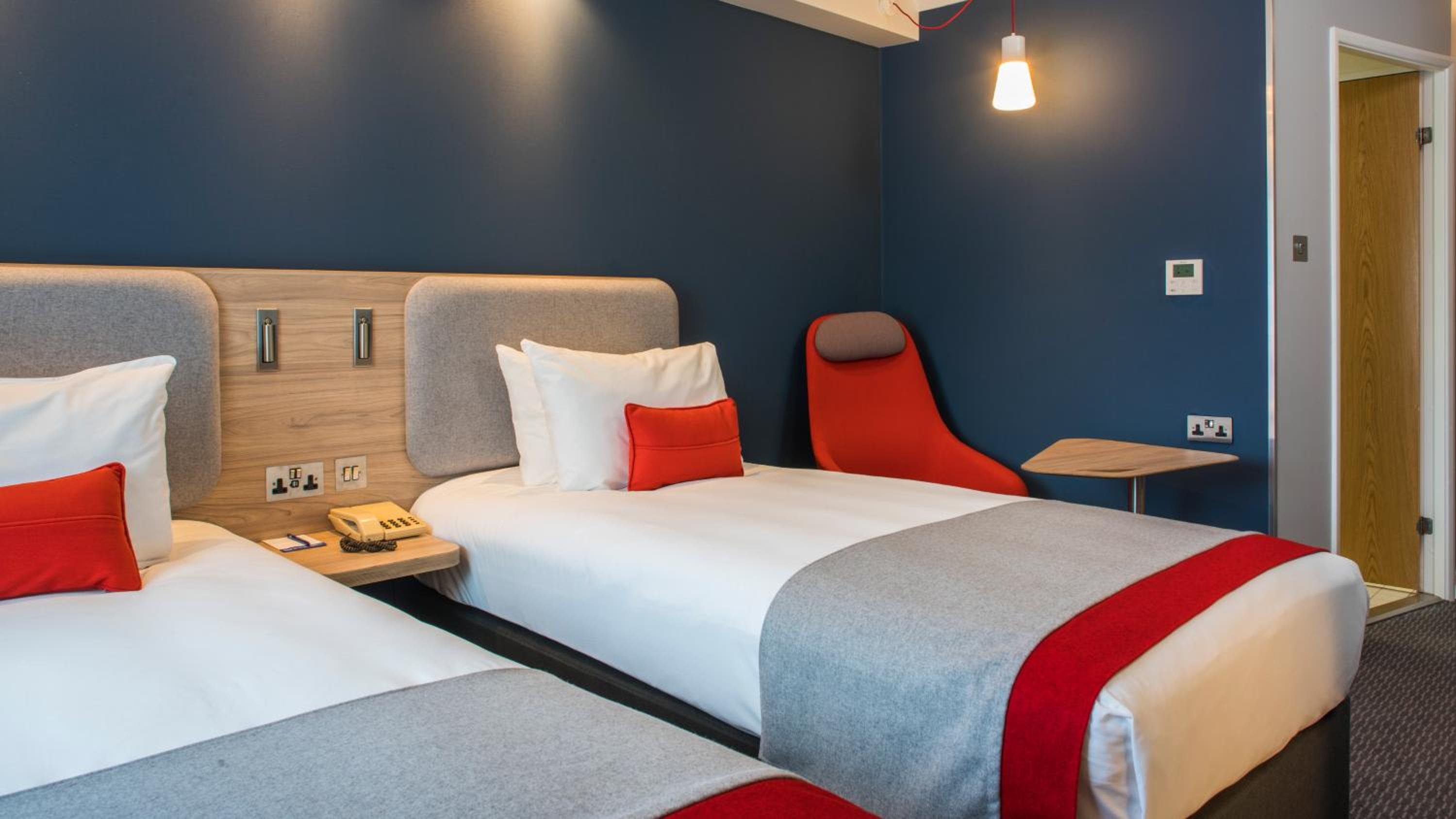 Twin Room - Disability Access photo 1