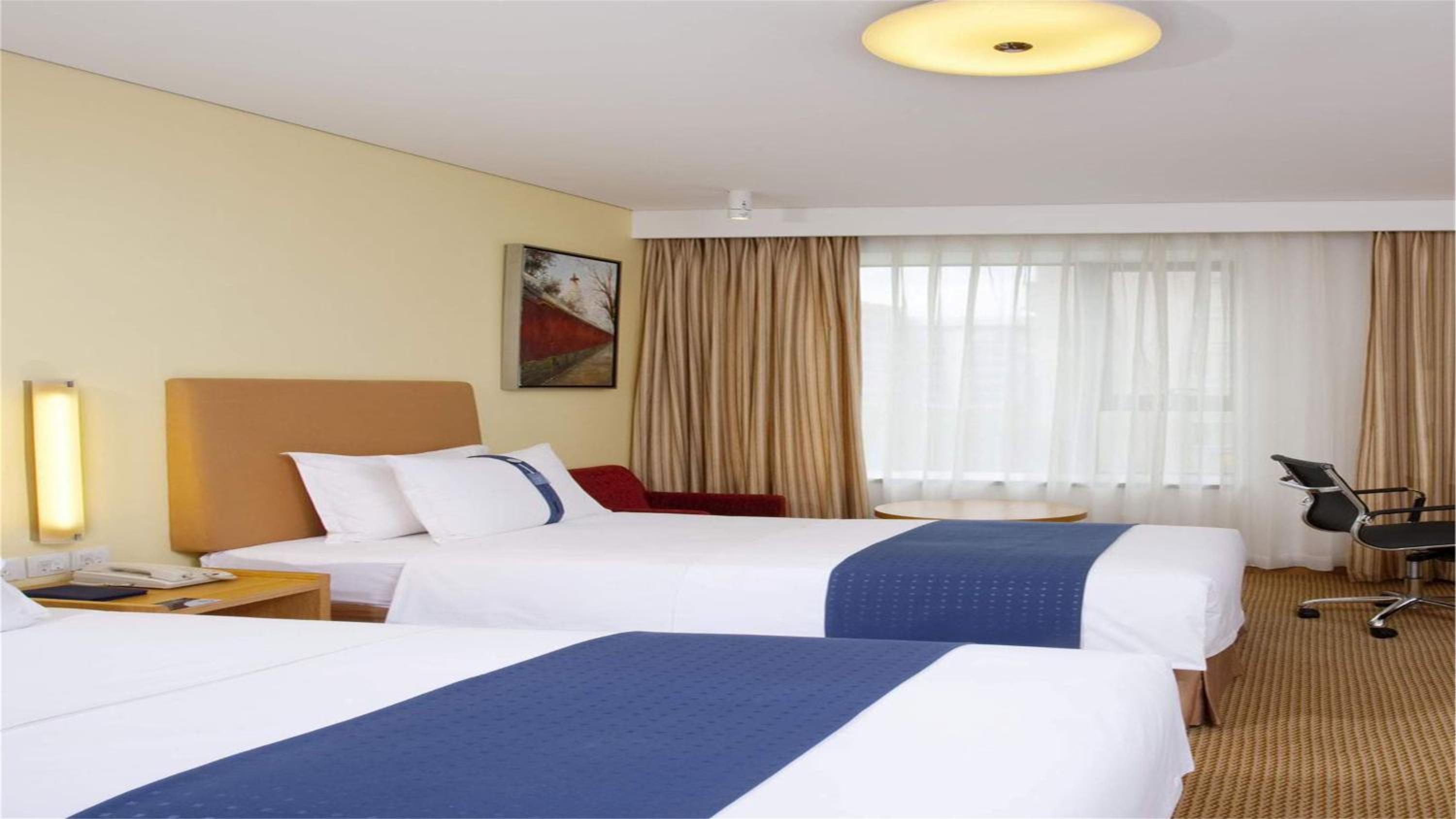 Standard Twin Room with Air Purifier - Photo 4