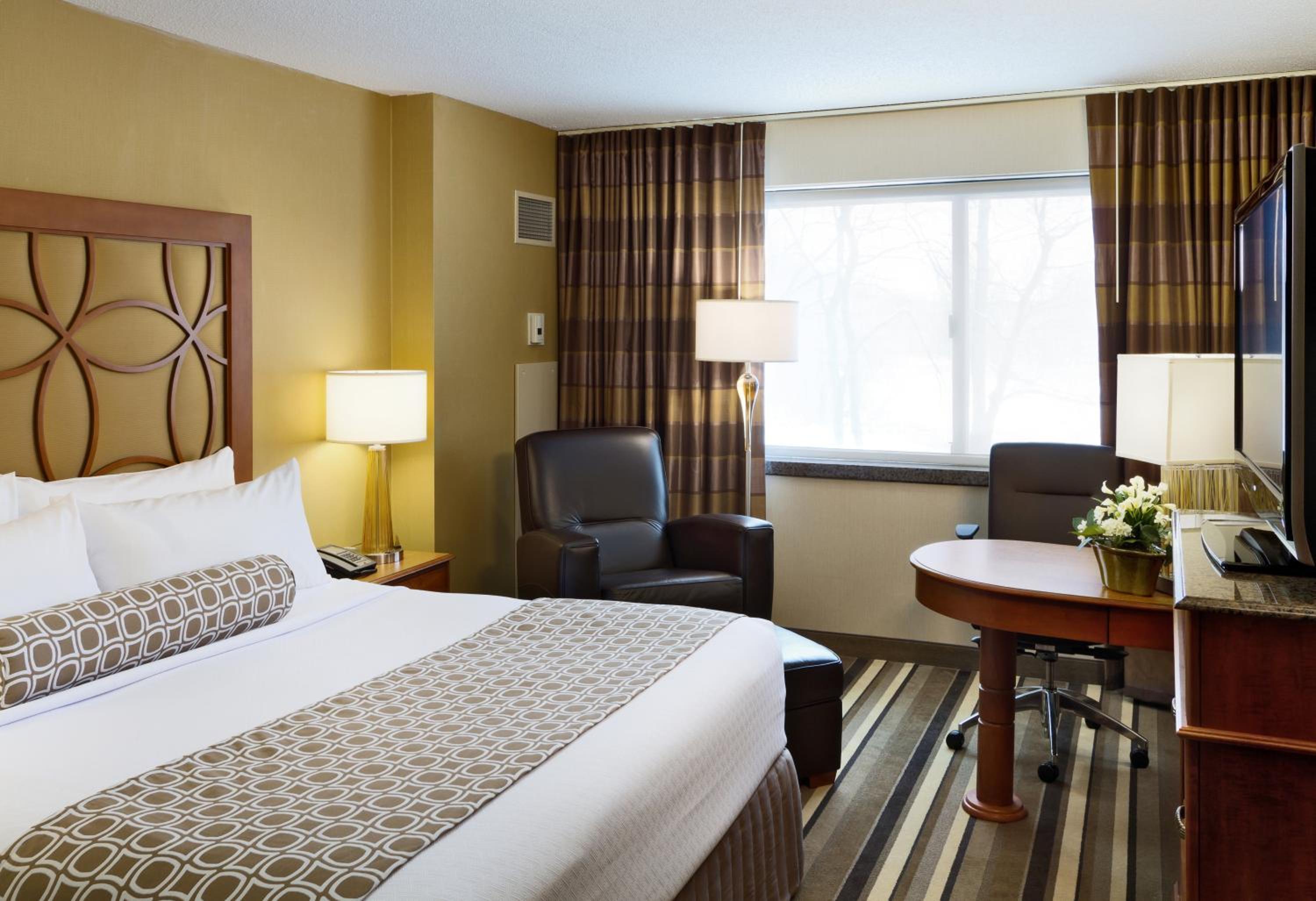 Standard King Room photo 3