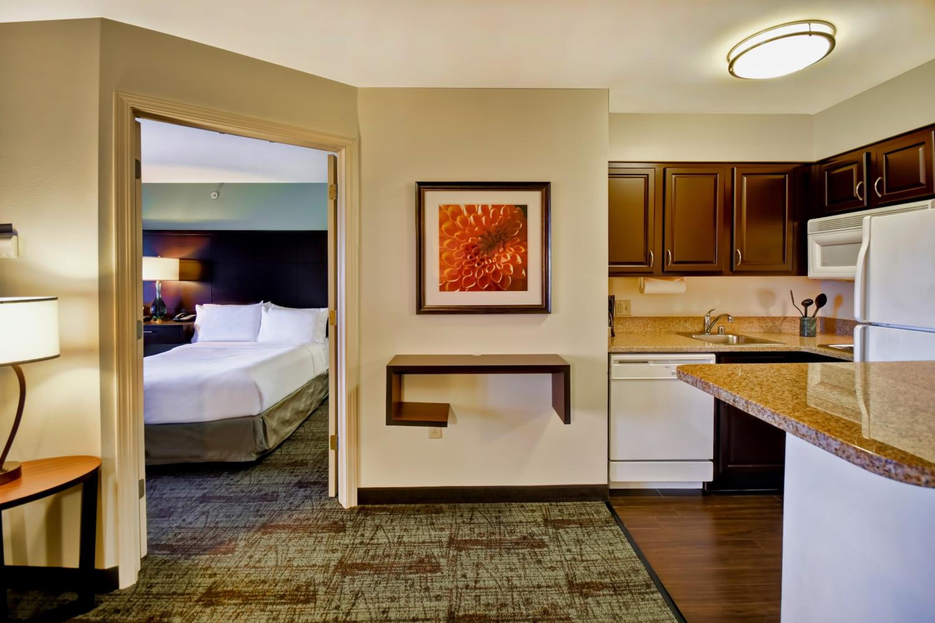 One-Bedroom Double Suite - Photo 4