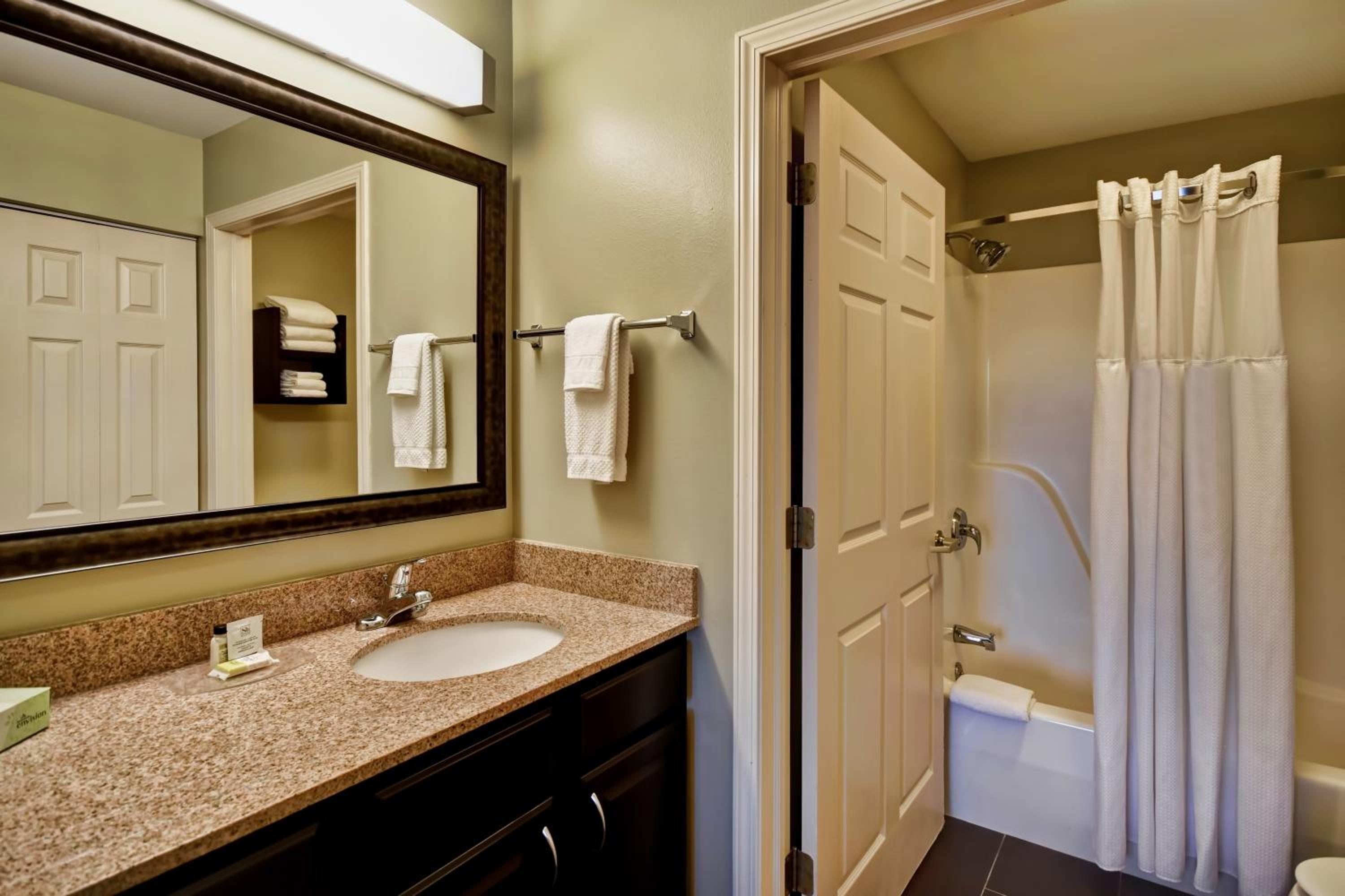 Two-Bedroom Suite with One King and One Queen Bed - Photo 4