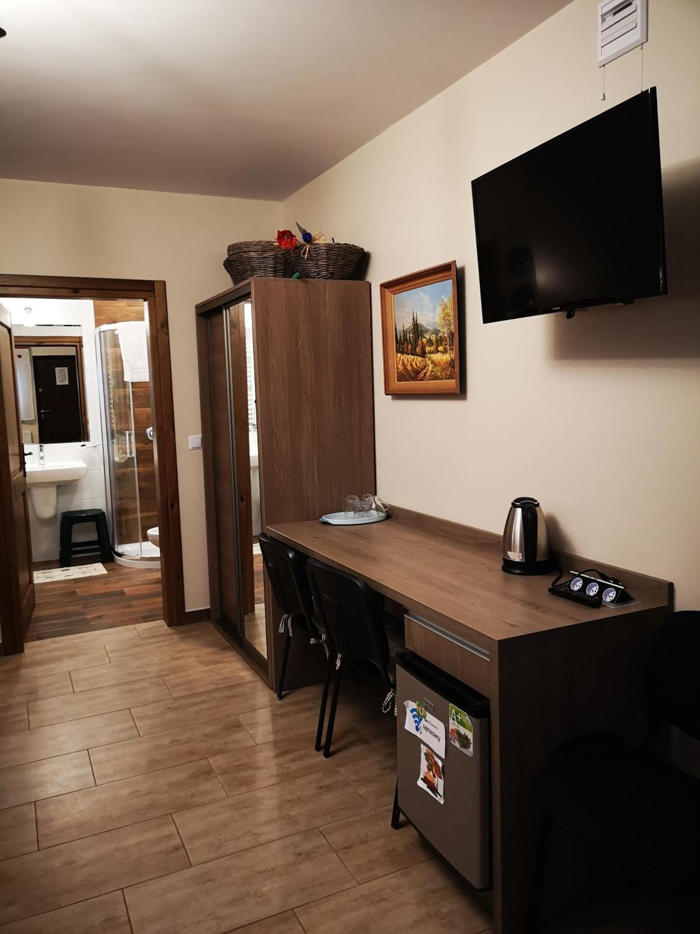 Quadruple Room with Private Bathroom photo 2