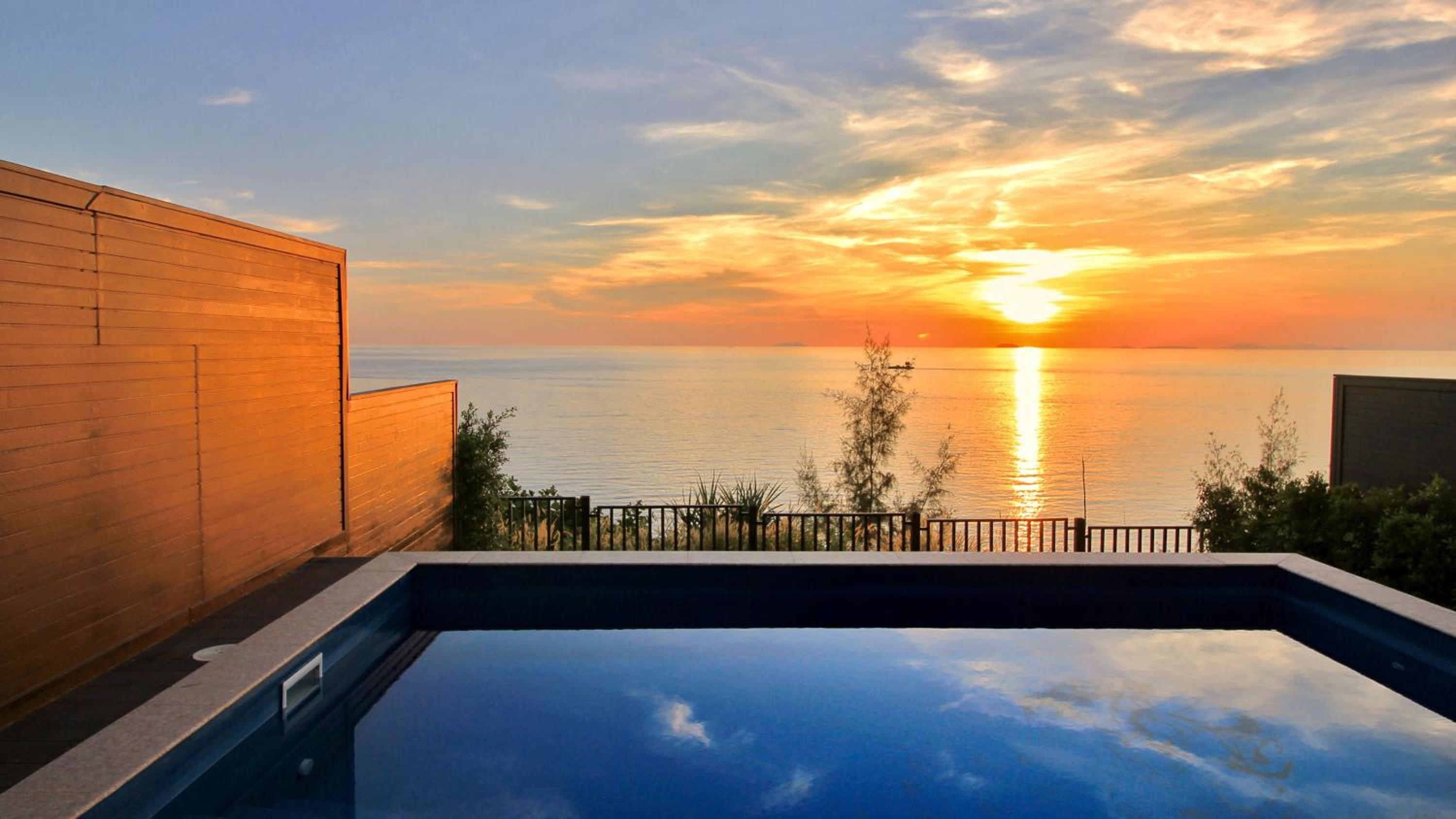Ocean Sunset Pool Villa  - Photo 4