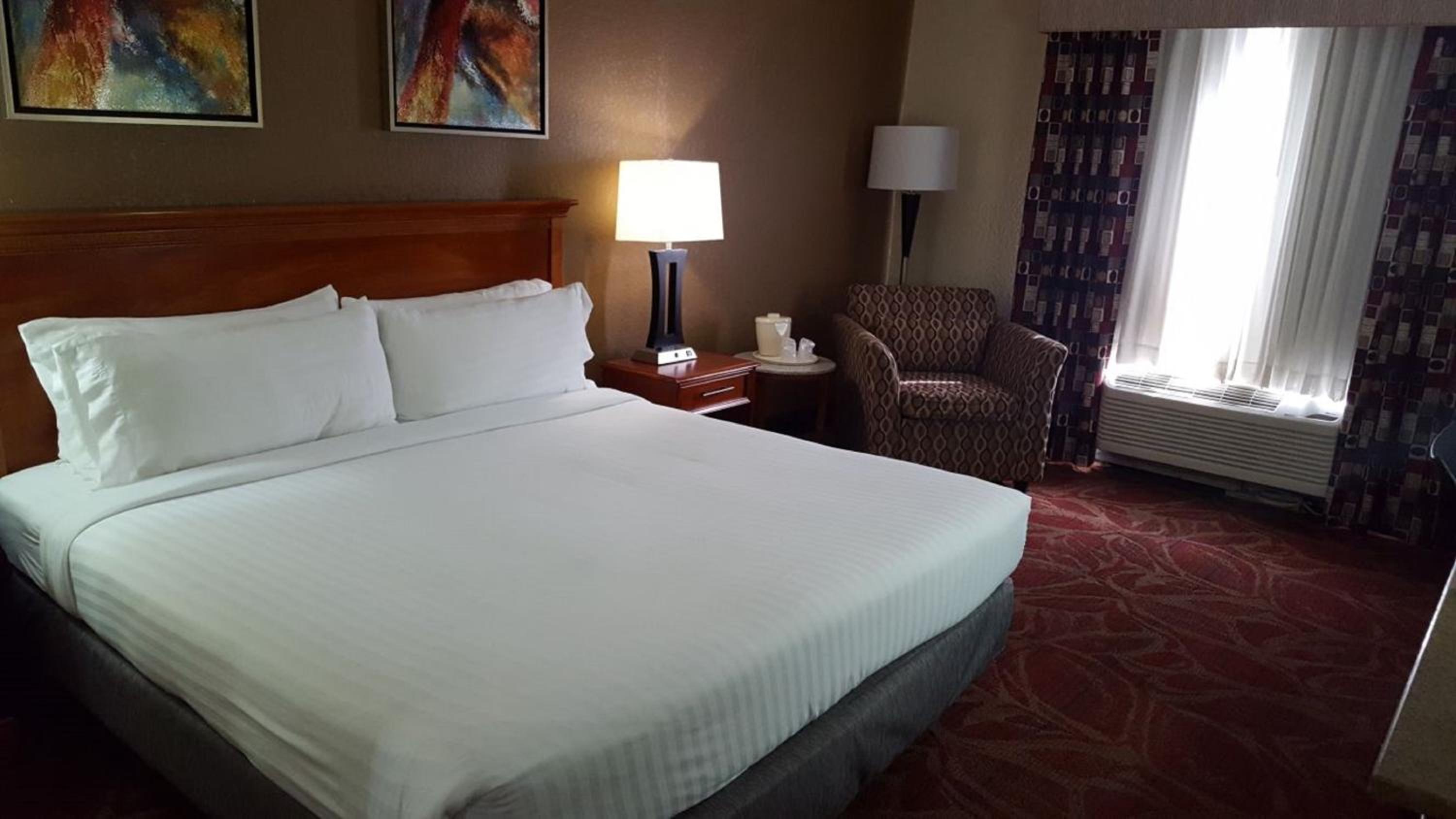 Standard King Room - Photo 2