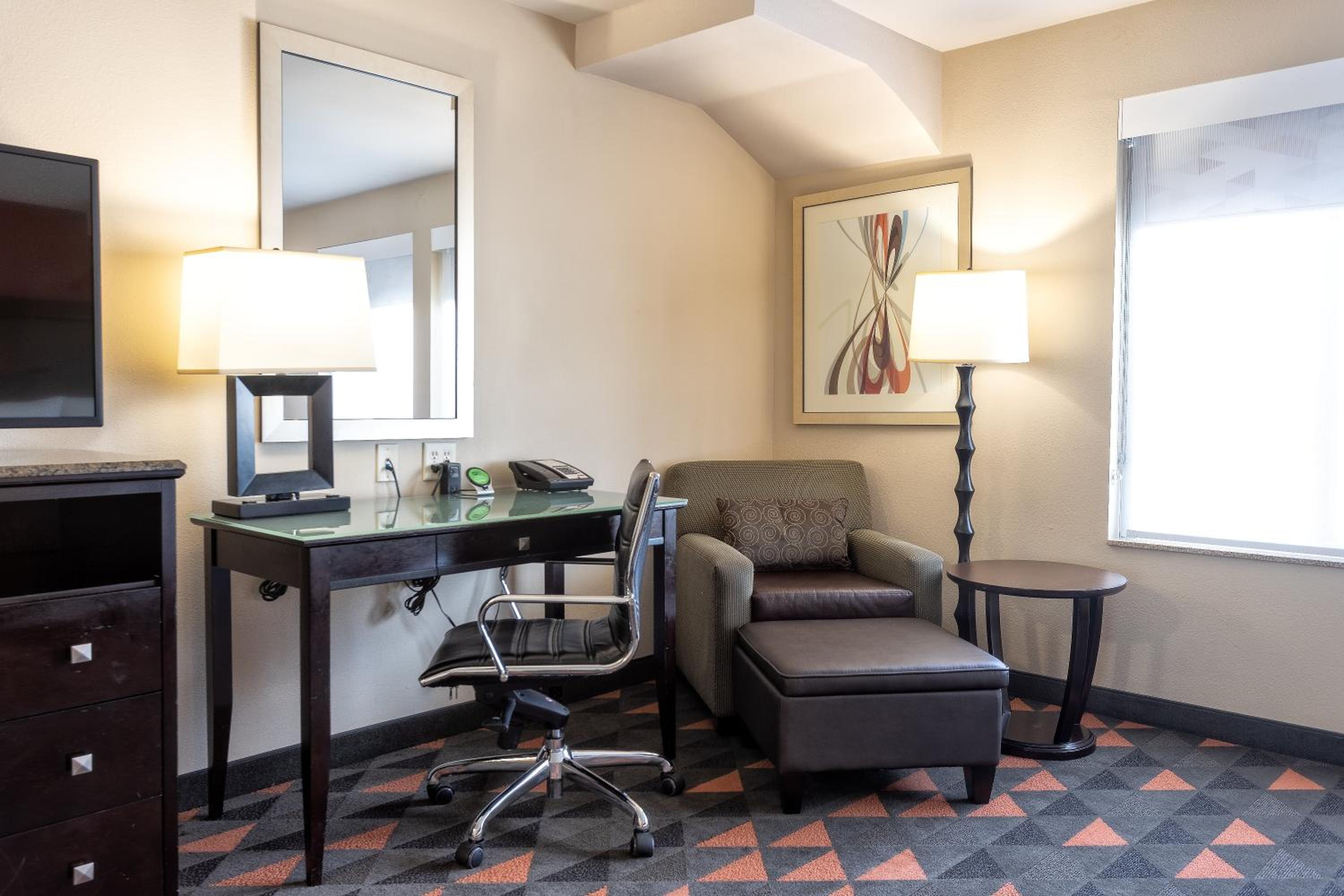 Standard King Room - Photo 7