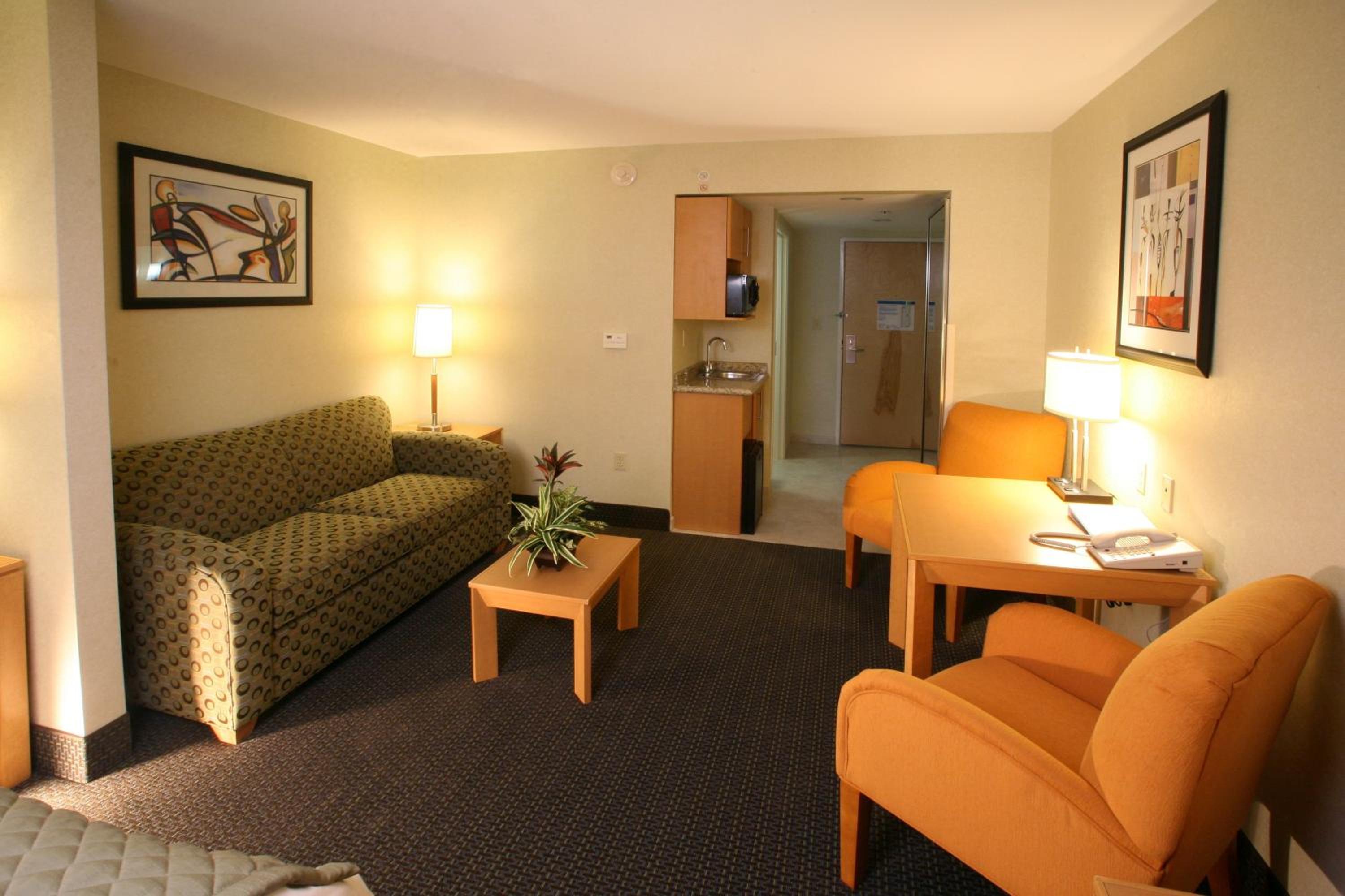 King Suite - Photo 2
