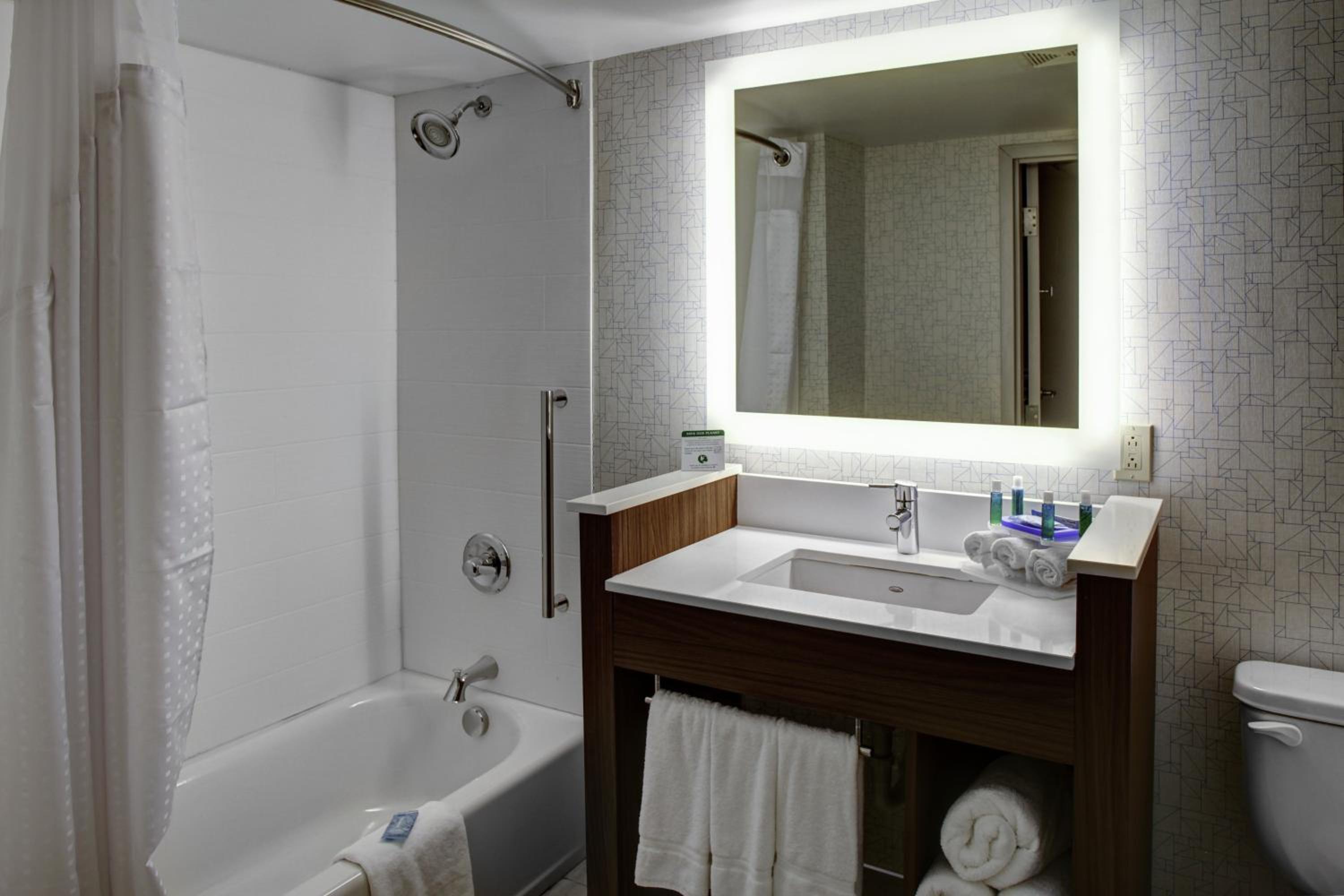 Standard King Room - Photo 2