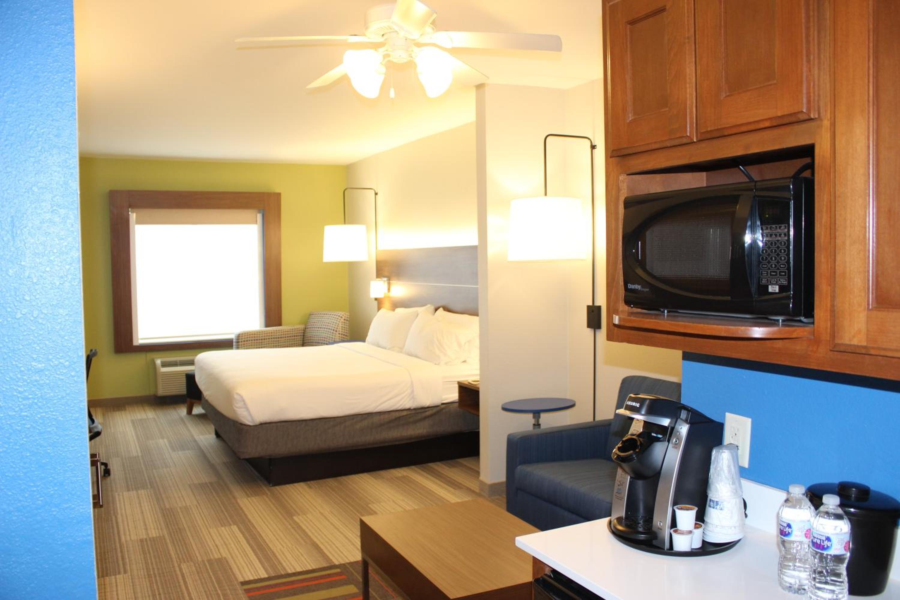King Suite - Photo 2
