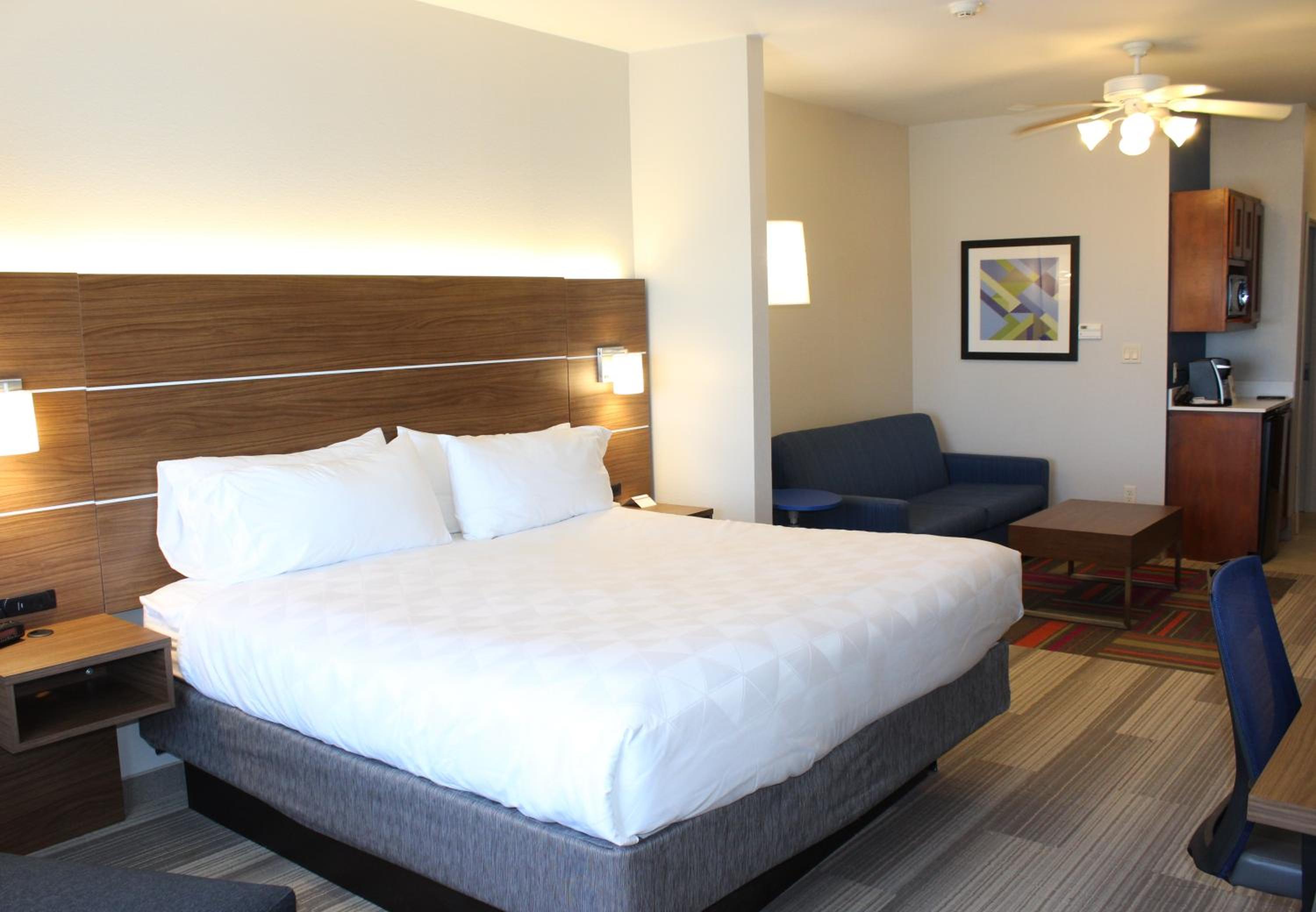 King Suite - Photo 1