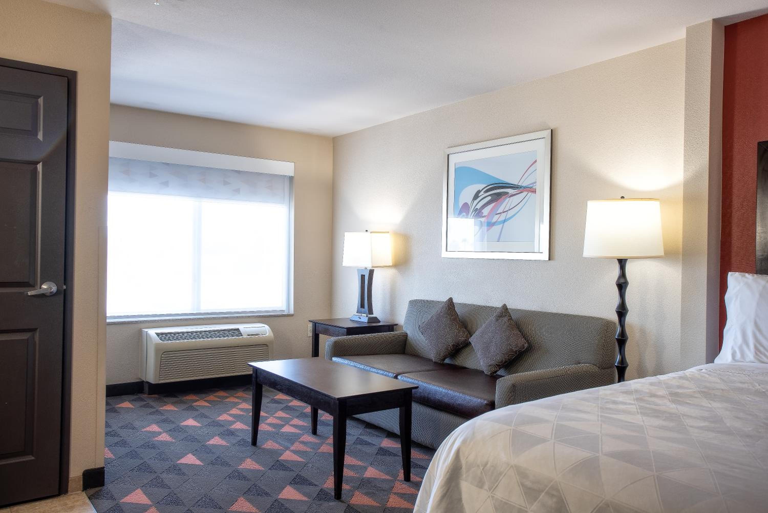 Queen Suite with Two Queen Beds and Sofa Bed - Photo 5