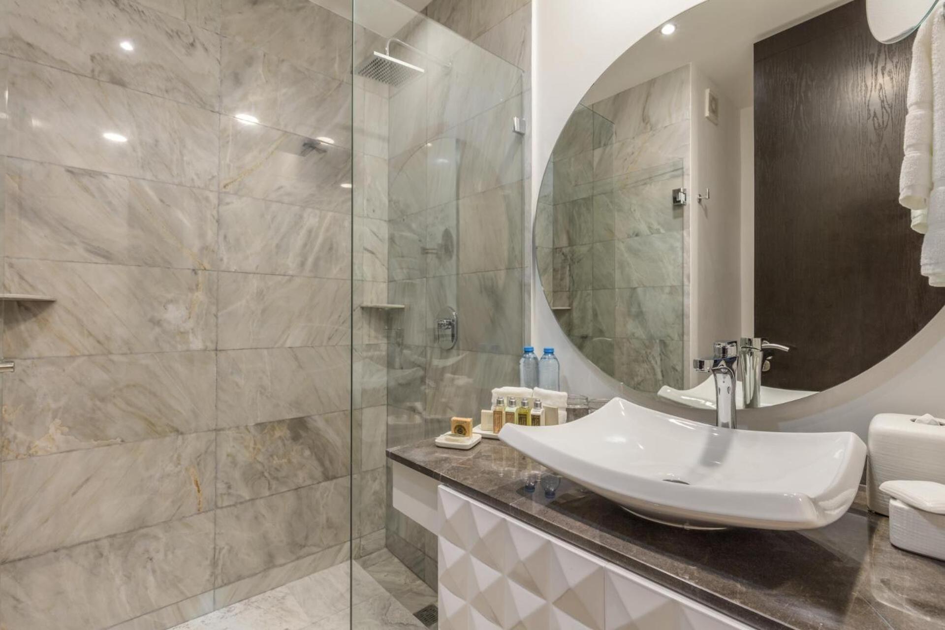 One Bedroom Suite - Photo 2
