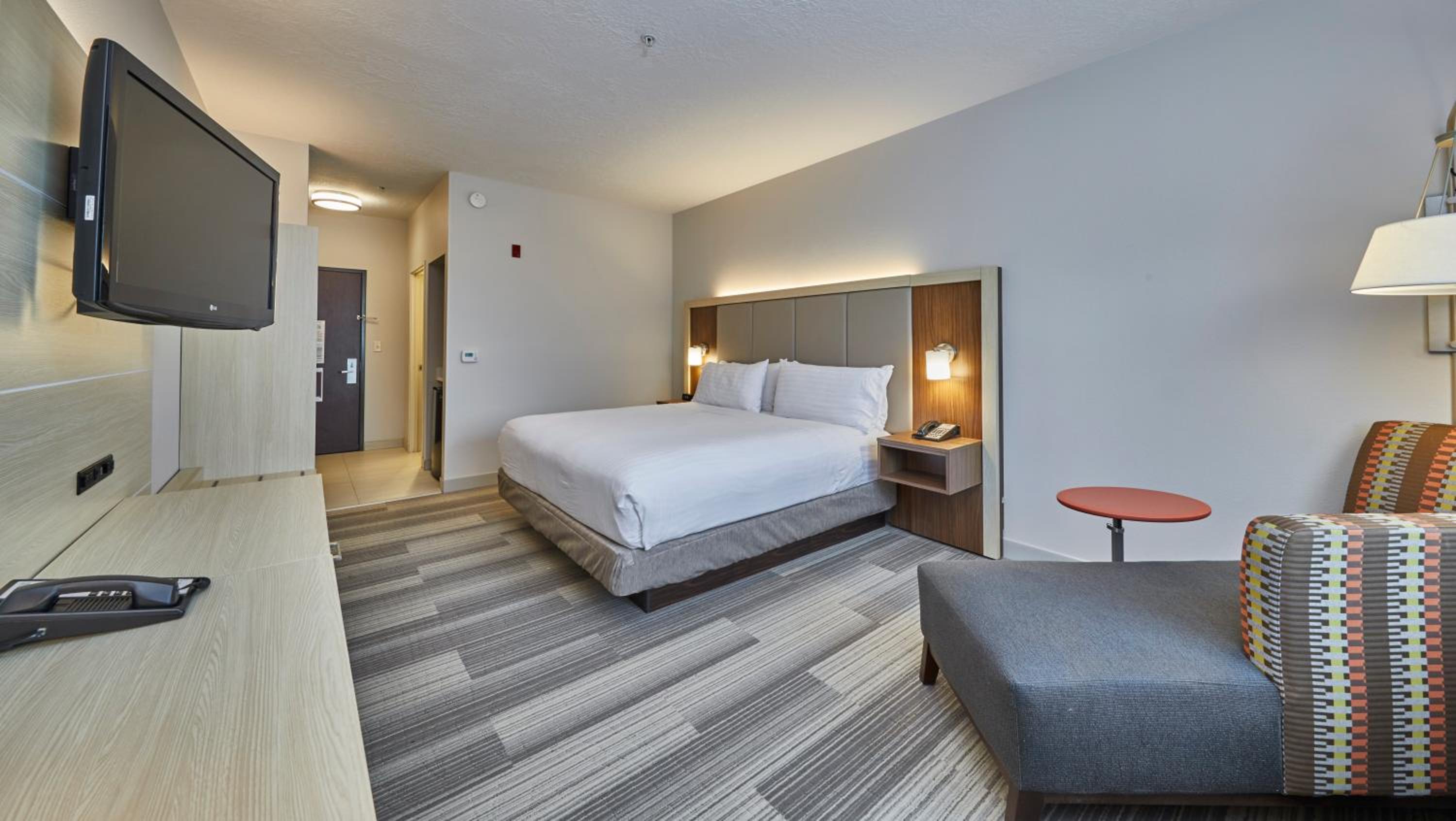 Standard King Room - Photo 2
