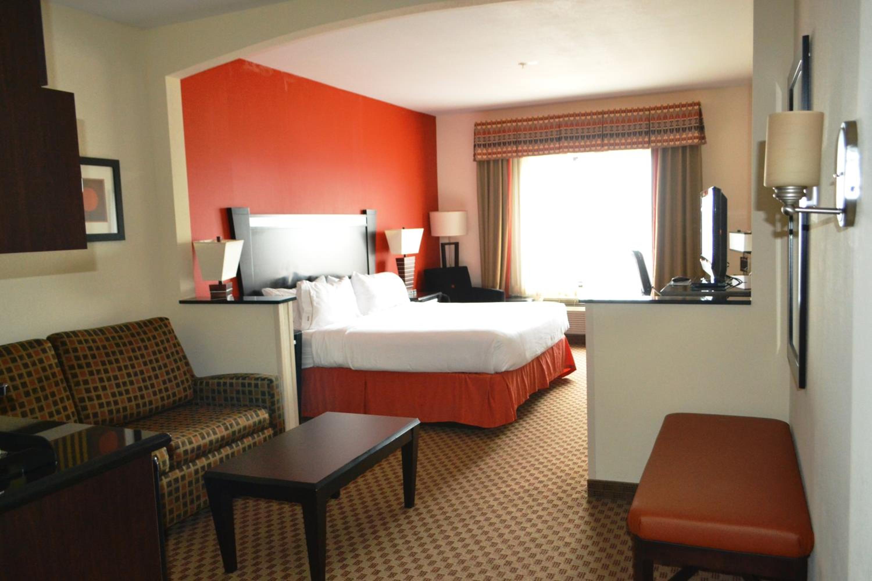 King Suite with Sofa Bed - Photo 4