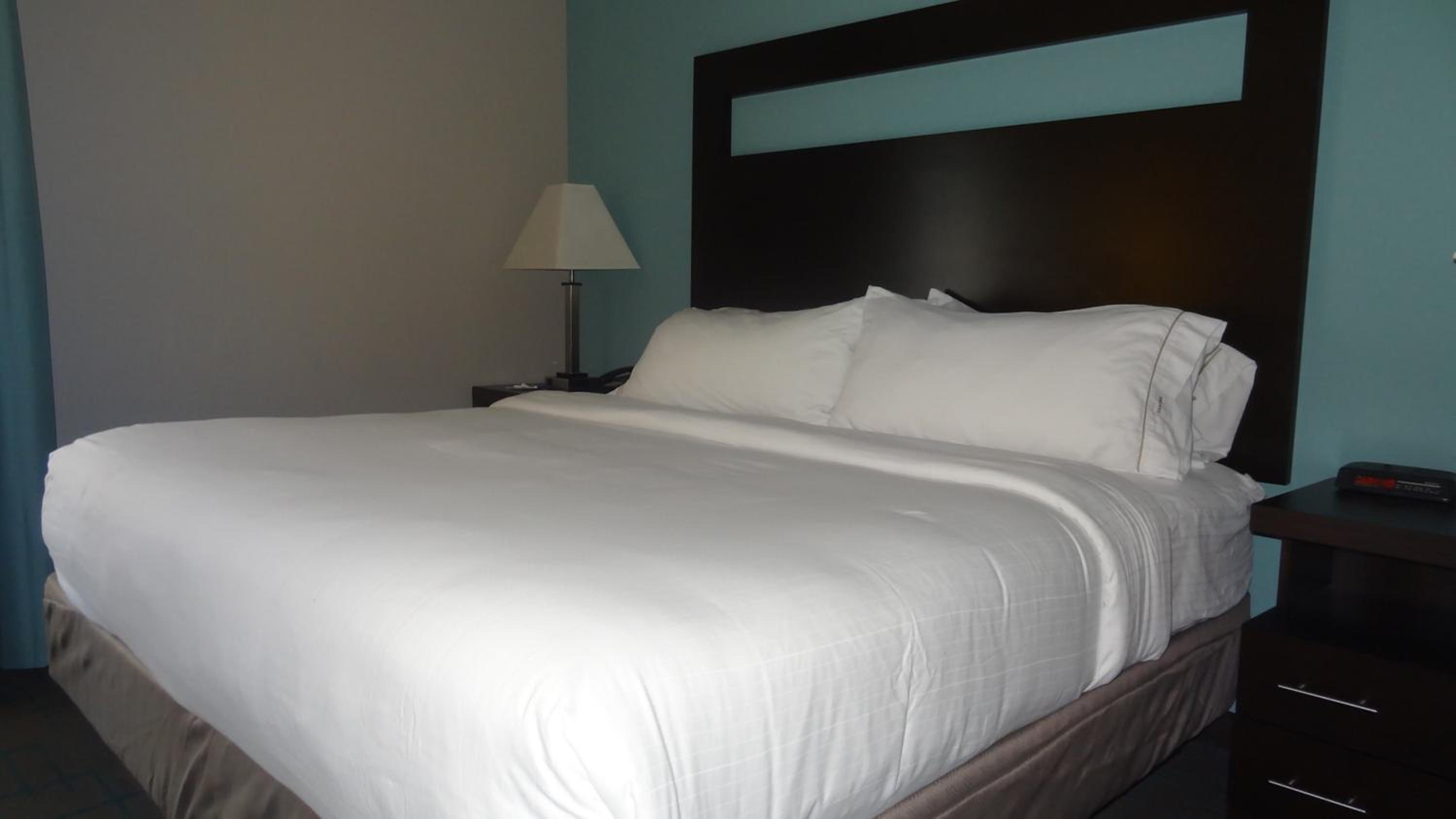 Standard King Room - Photo 4